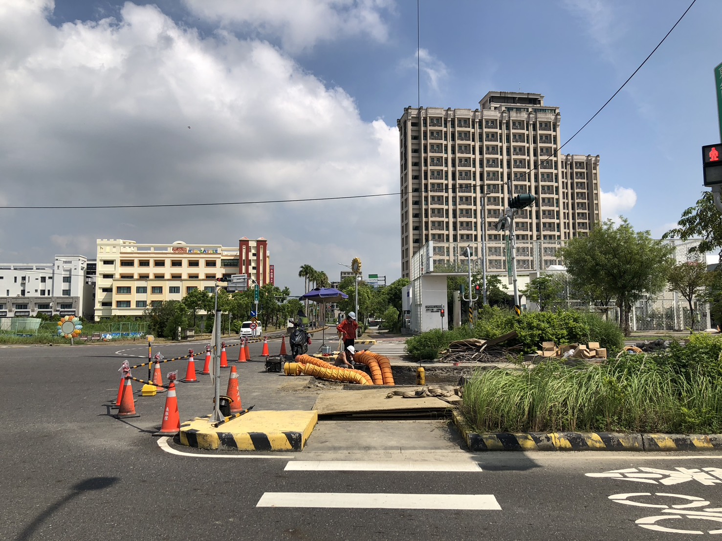 新市區西拉雅大道部分道路封閉 辦理箱涵緊急搶險作業