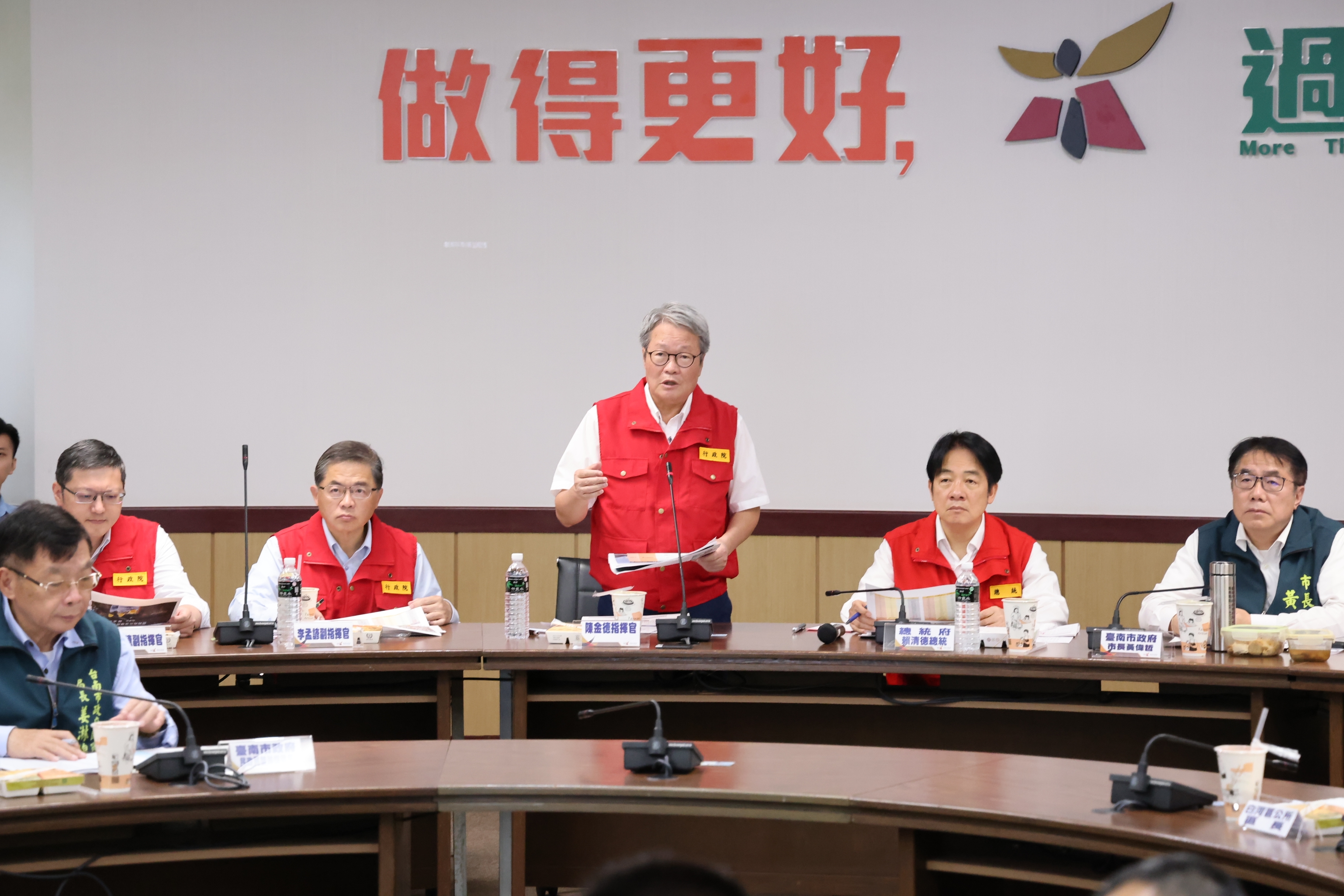 賴總統赴雲嘉南前進指揮所視察災後復原 黃偉哲感謝中央支持加速修繕