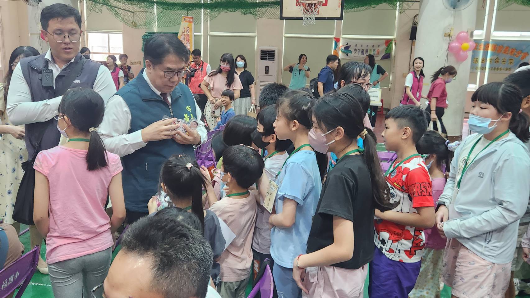黃偉哲市長帶領學童踏上「守護精靈冒險之旅」，共同打擊毒品！