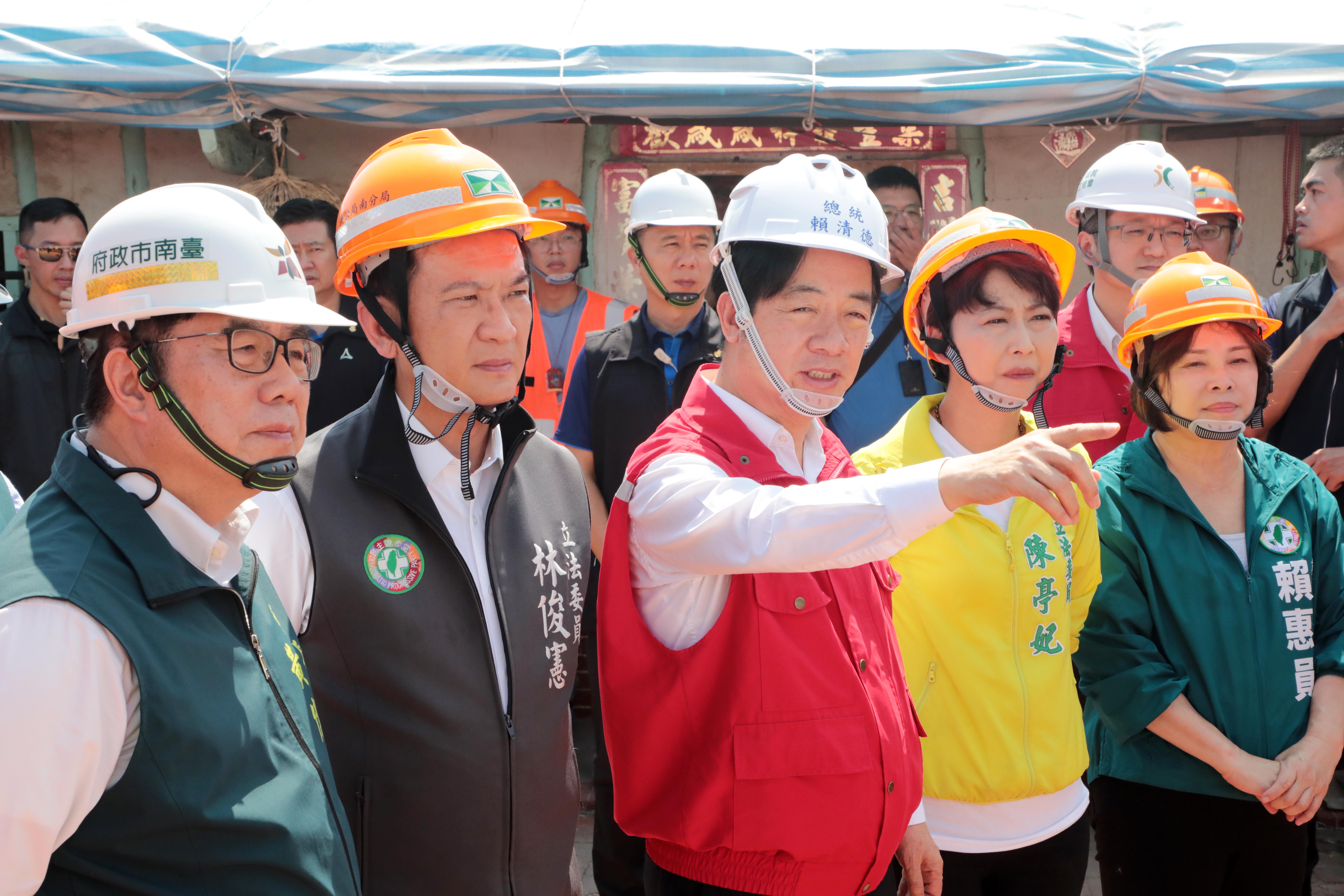 黃偉哲偕賴總統視察新營、佳里災後修繕  盼中央攜手地方加速台南復原