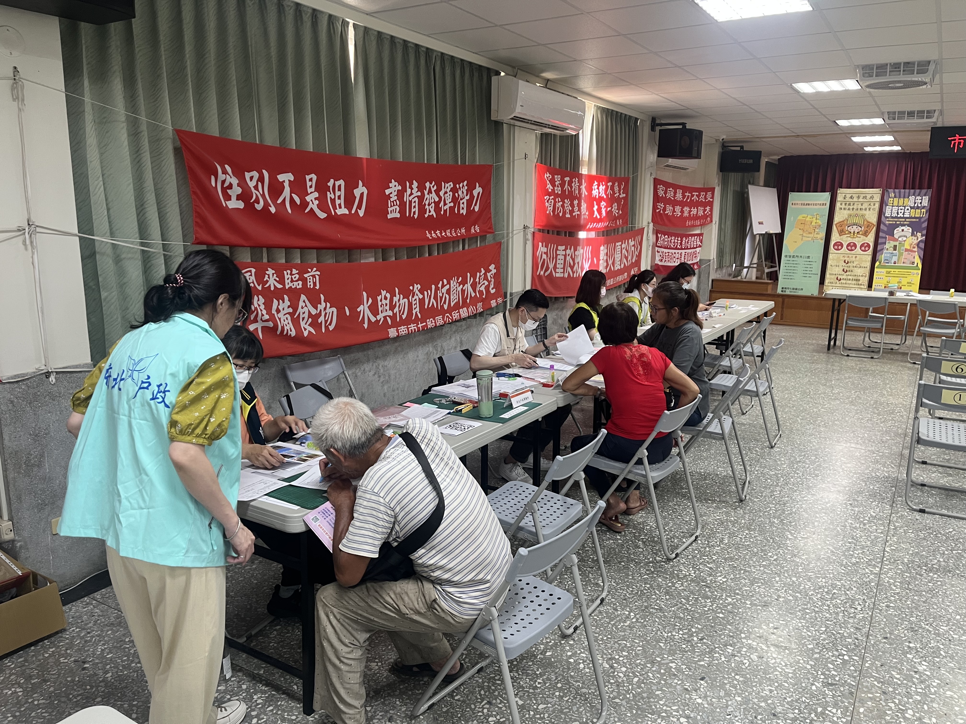 丹娜絲風災區聯合服務中心持續服務至8月22日 黃偉哲：盡快完成補助申辦 復原家園