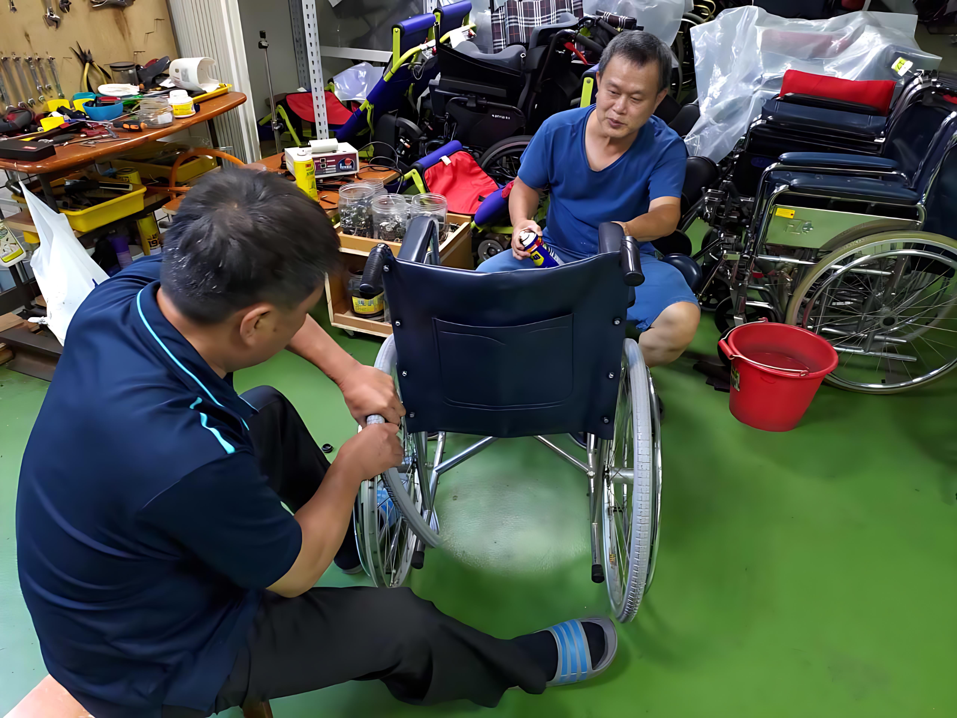 災區輔具服務暖心接力 黃偉哲：自8月14日起連辦9場輔具巡迴清潔消毒服務助民眾生活復原