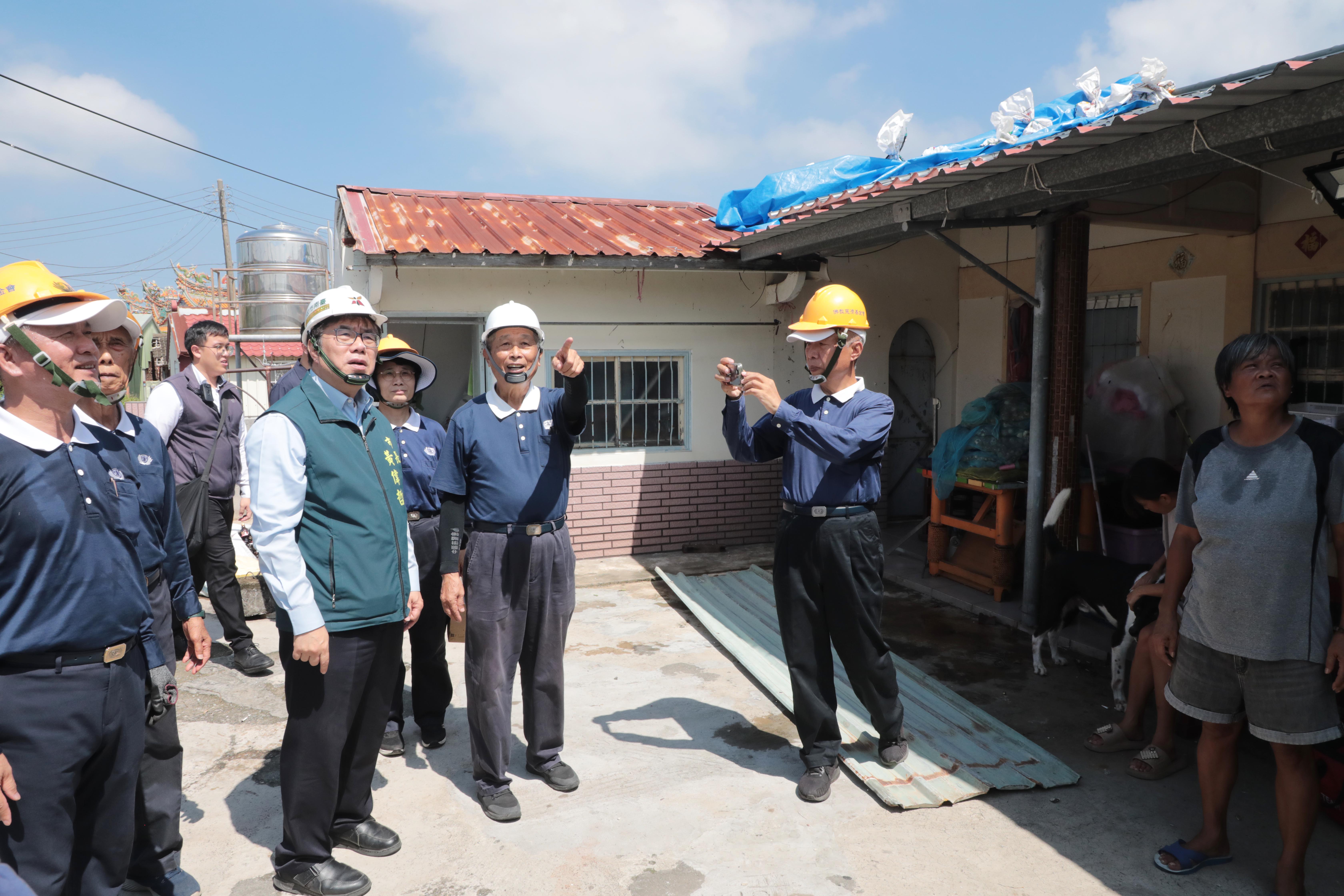 黃偉哲送豆花感謝慈濟志工  為北門渡仔頭弱勢戶修繕房屋