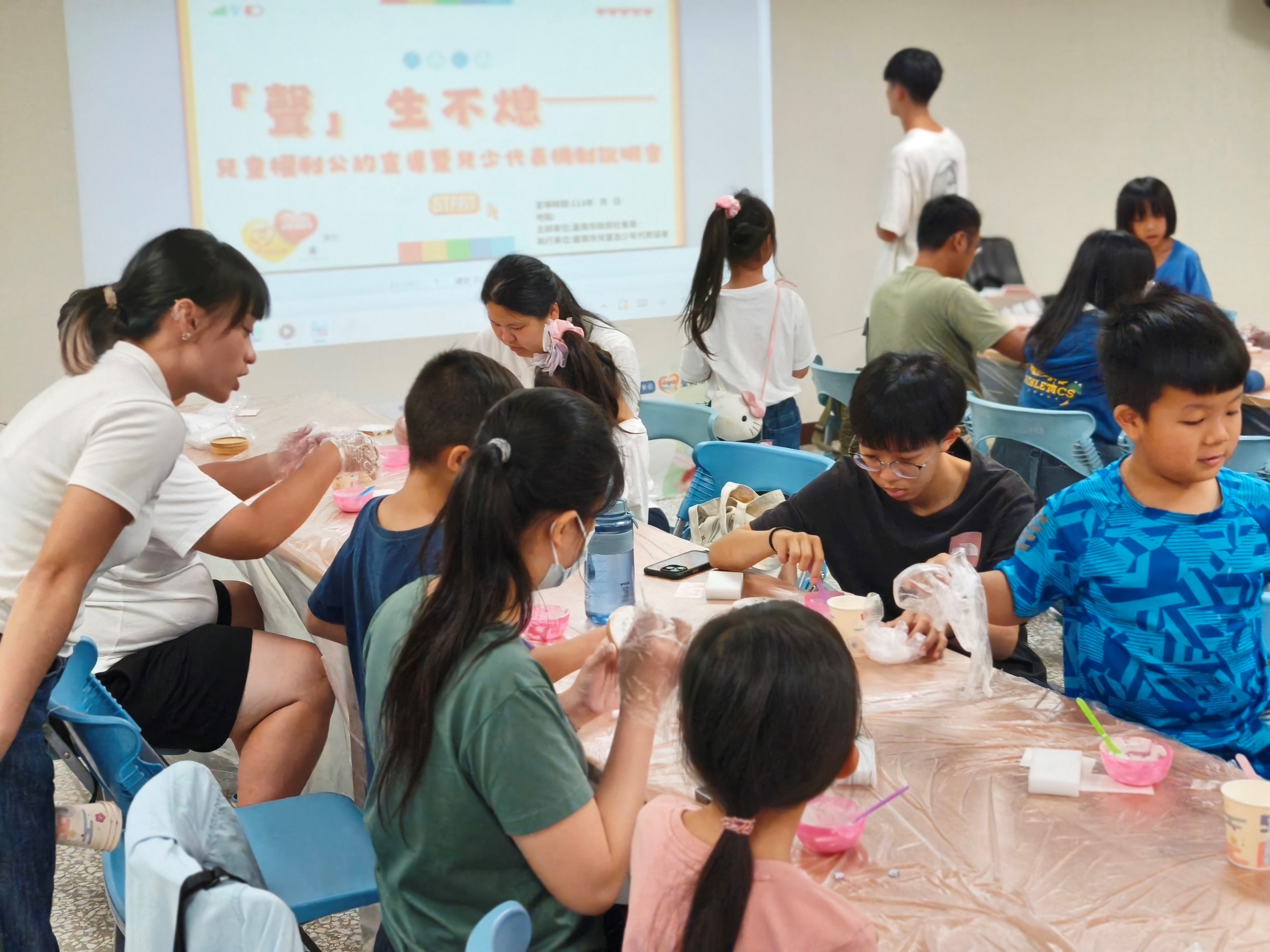 小太陽兒童暑期育樂營熱鬧登場 黃偉哲肯定寓教於樂 鼓勵孩子快樂學習迎未來