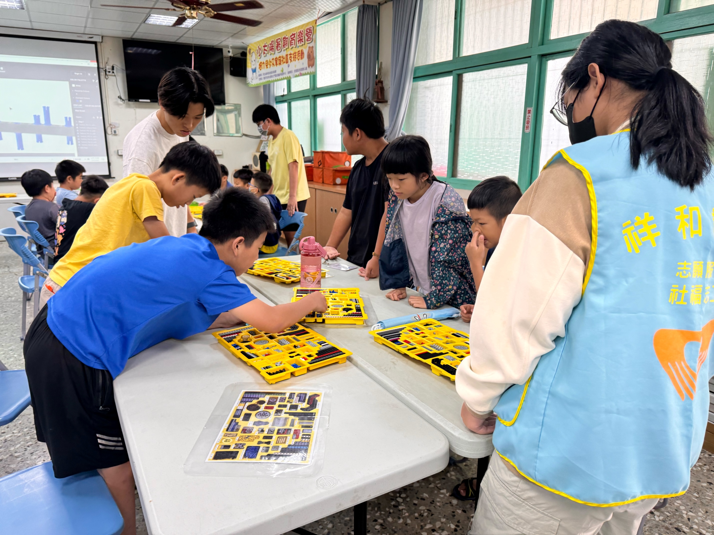 小太陽兒童暑期育樂營熱鬧登場 黃偉哲肯定寓教於樂 鼓勵孩子快樂學習迎未來