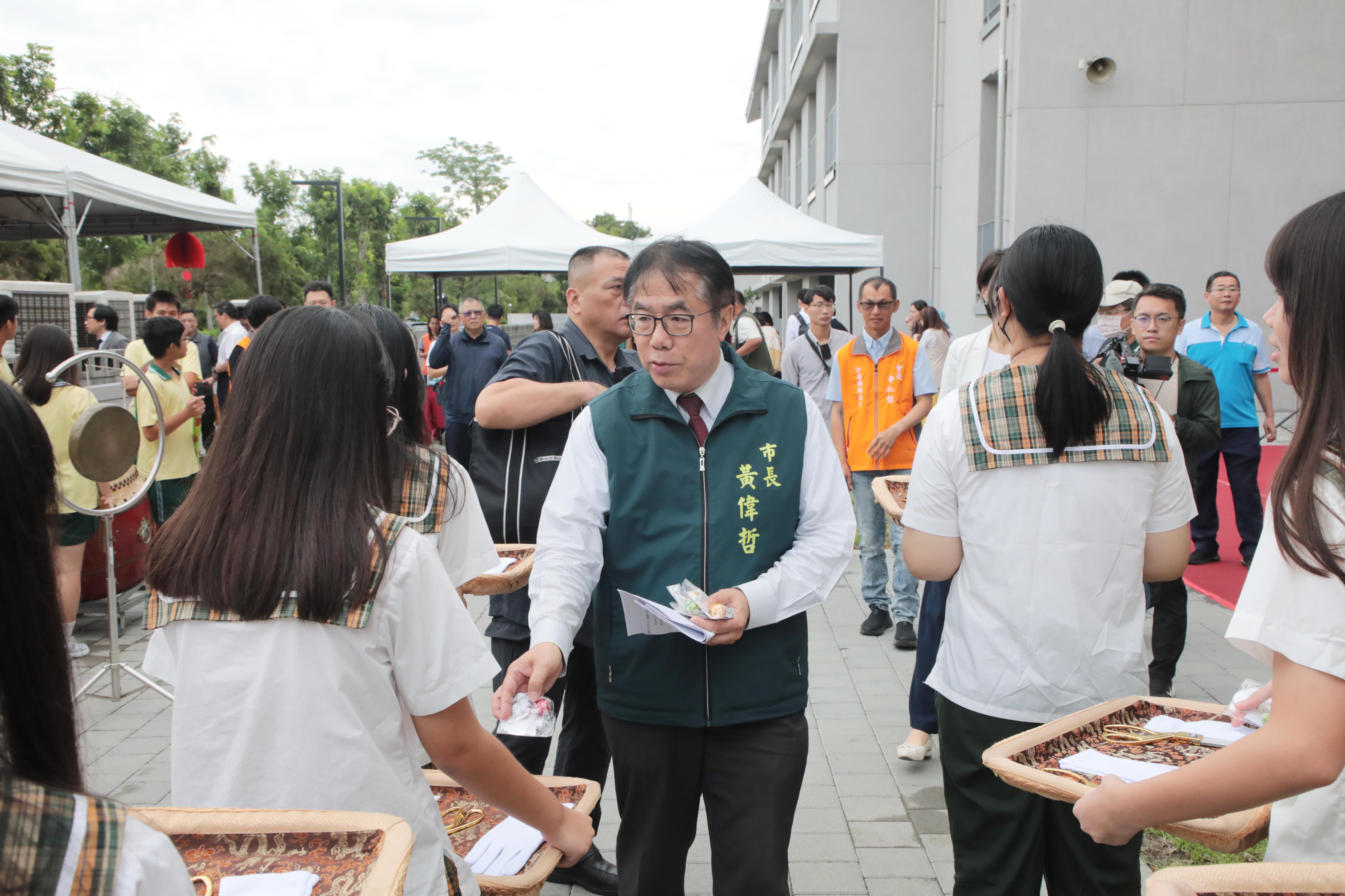 全台首座K-12雙語「台南市立沙崙國際高中」啟用   黃偉哲：培育學生與國際接軌