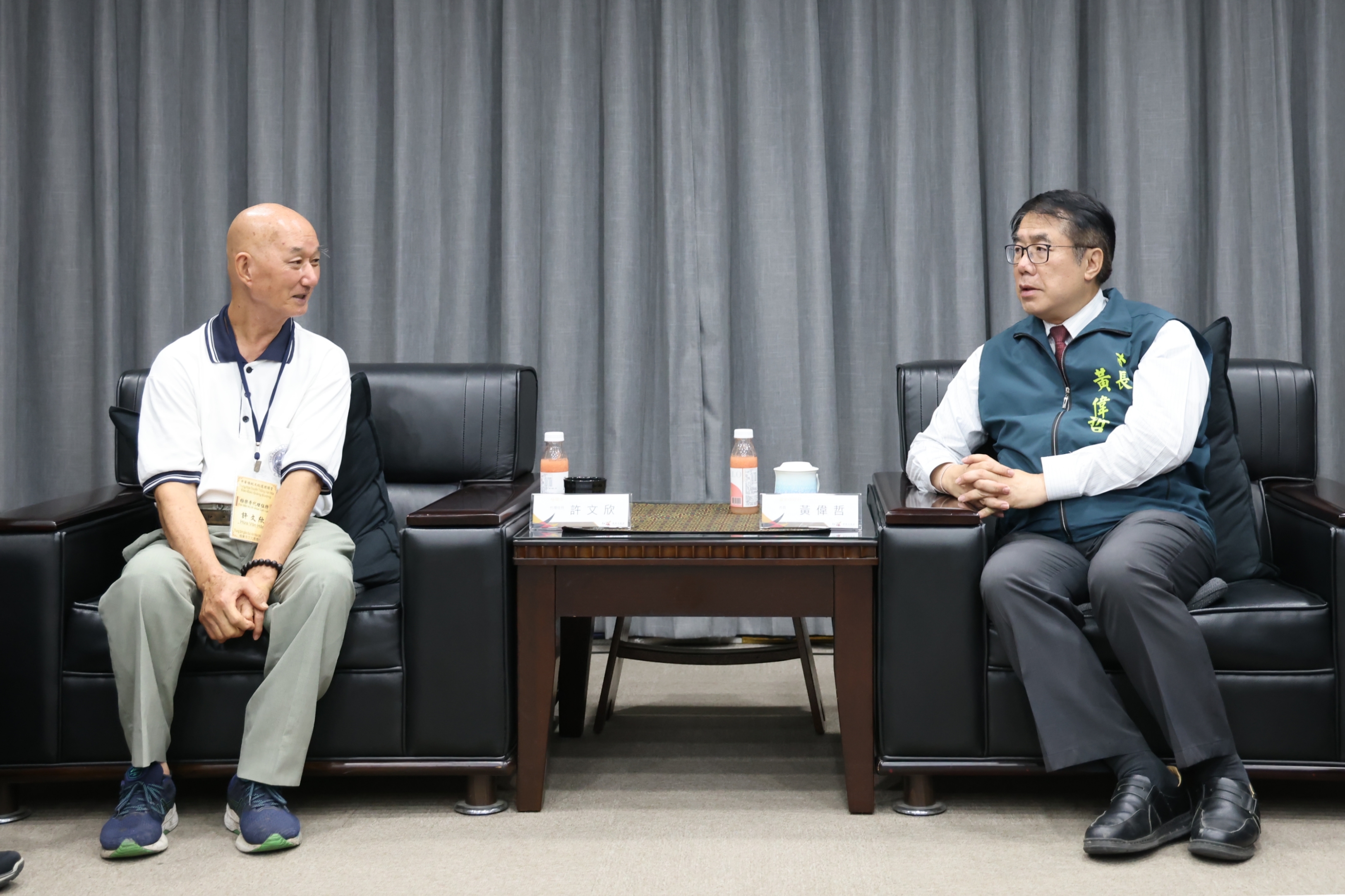  極樂寺、社團法人台南市淨宗學會捐款助重建 黃偉哲感謝將慈悲化為溫暖關懷