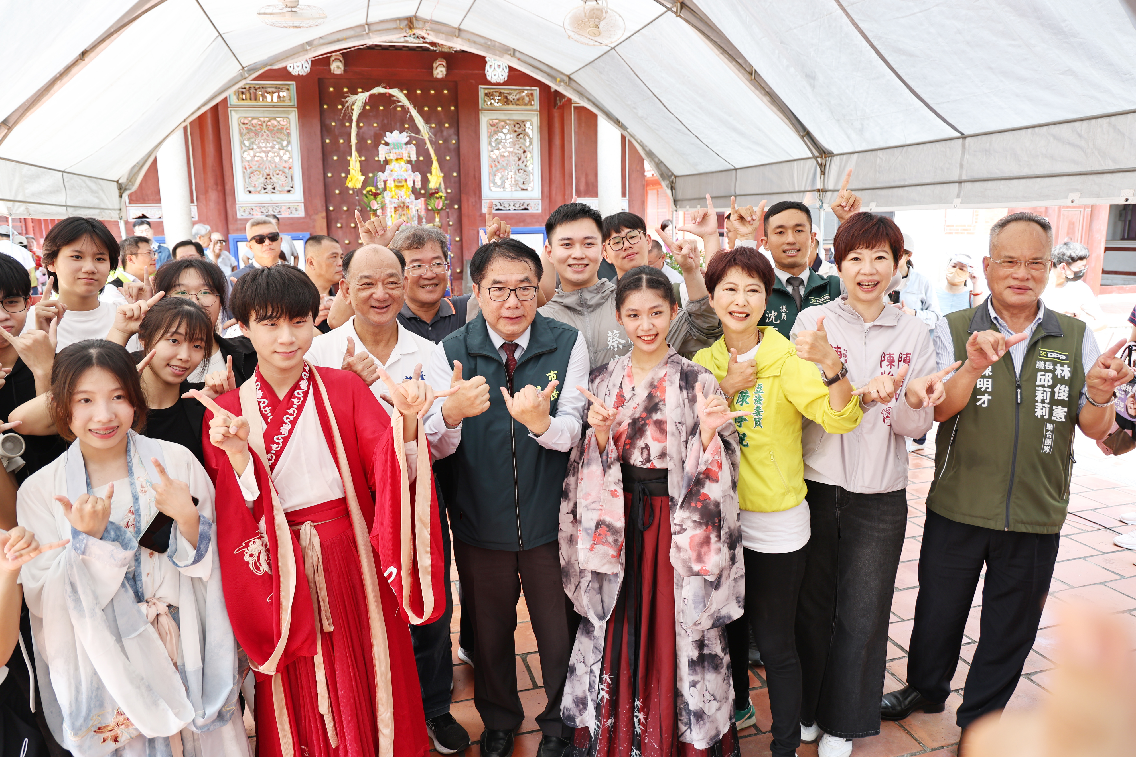 孔廟商圈做十六歲成年禮活動 黃偉哲:盼年輕人理解文化傳承意涵
