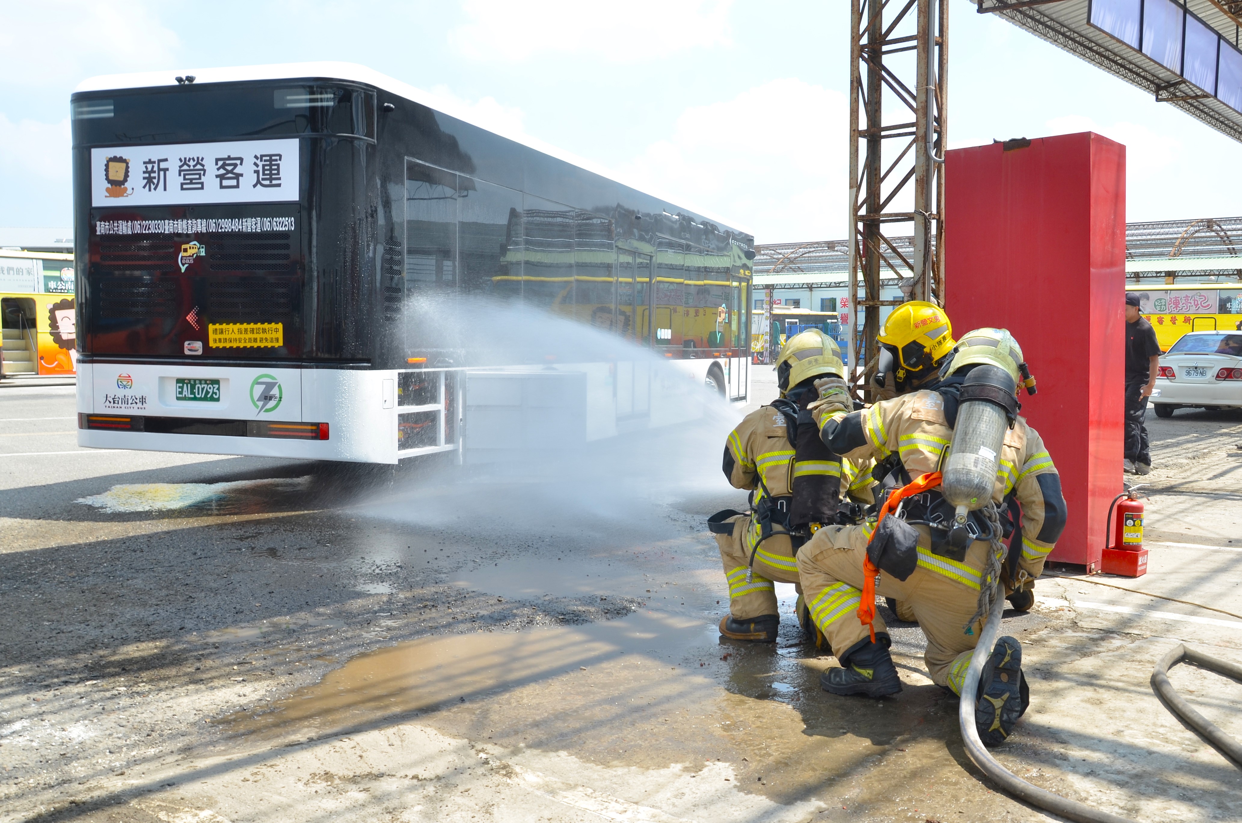 台南再添10輛電動公車 辦理消防演練後將分批投入營運