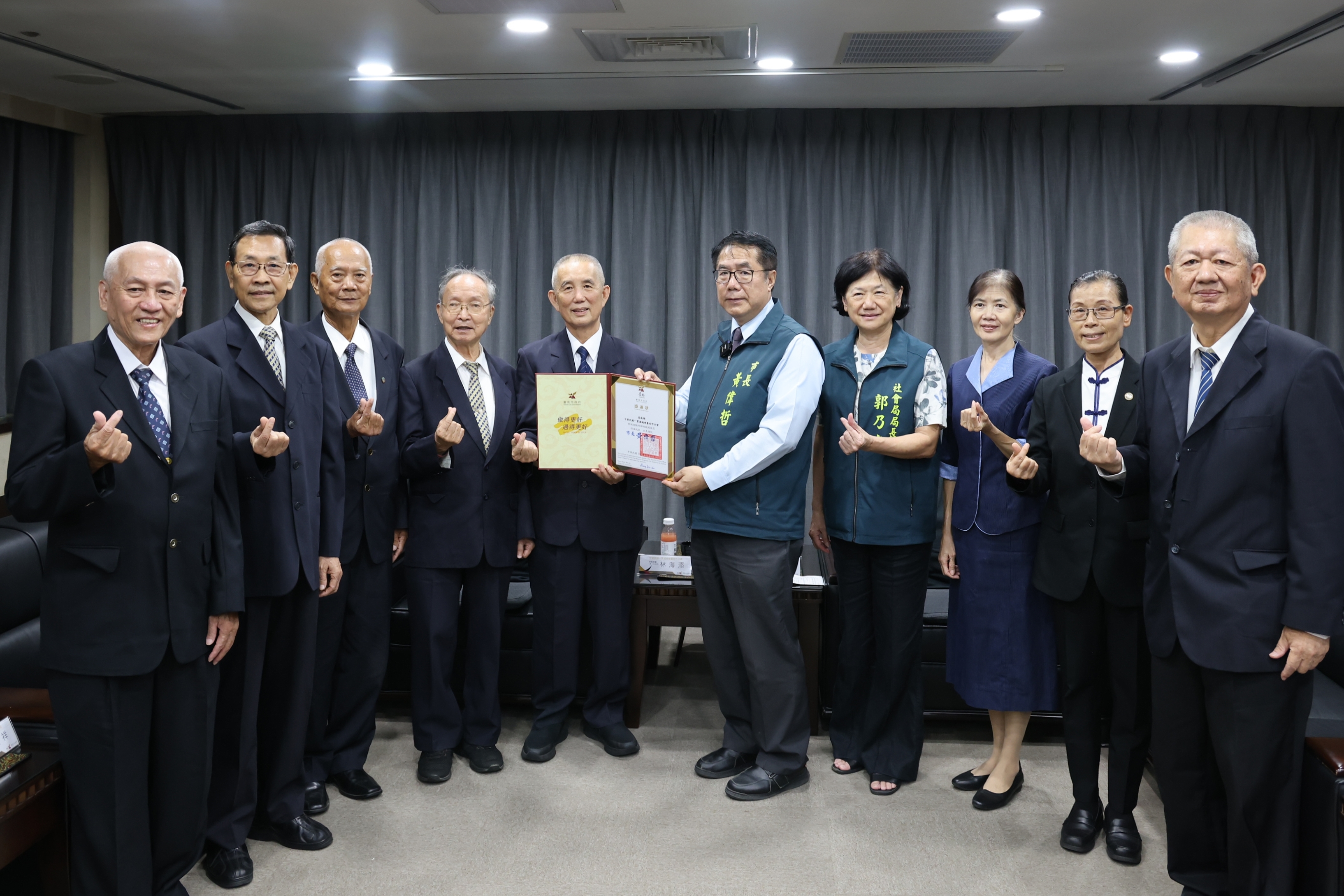 一貫道台南市分會慨捐1百萬  黃偉哲：發揮宗教愛心助災民重建家園