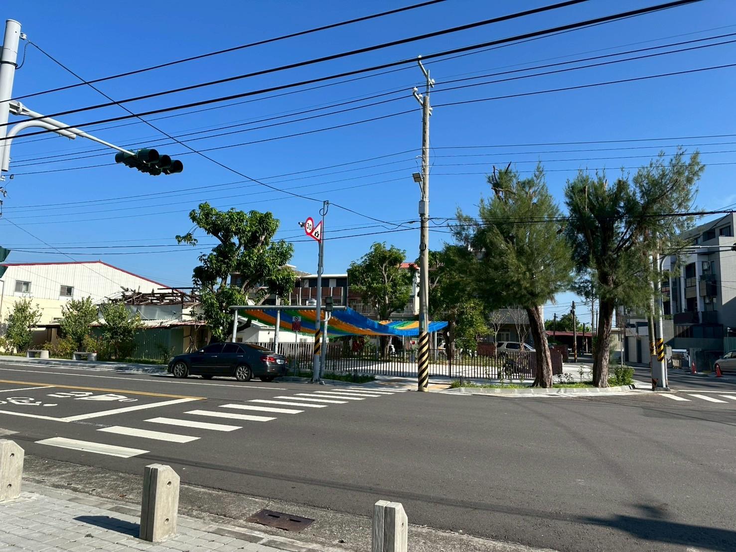 南安國小校地化身通學步道 寬敞舒適綠意盎然 家長學童齊聲稱讚