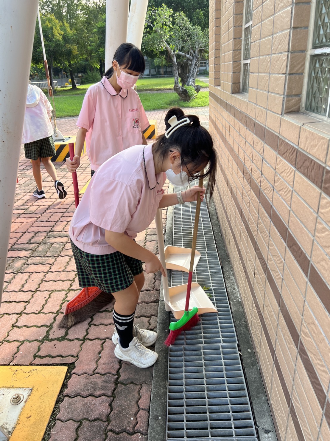 登革熱防治不鬆懈 南市開學前全面整備校園環境 市長黃偉哲籲學生健康快樂上學去