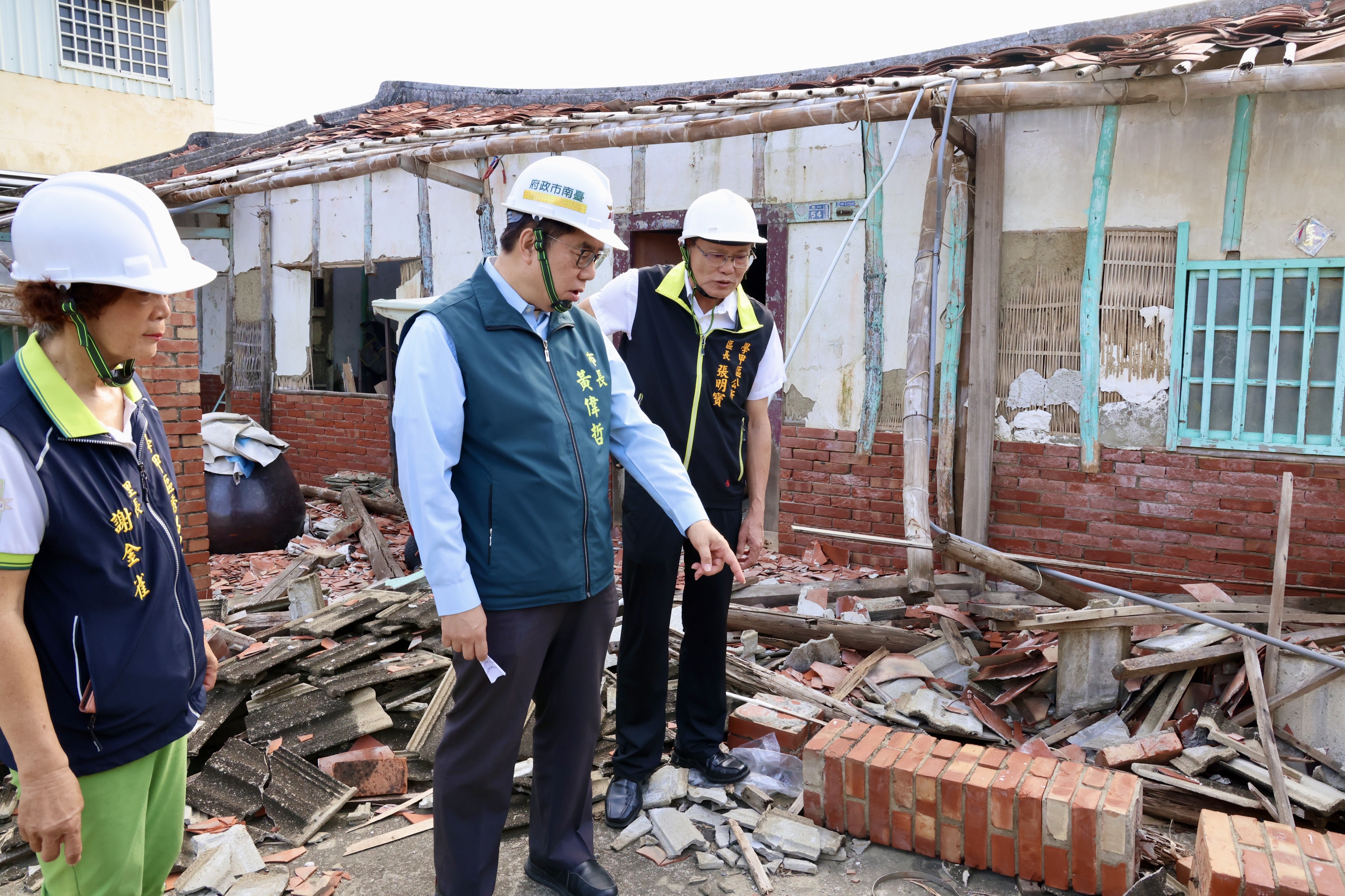 市府進場免費代拆風災嚴重受損房屋  黃偉哲呼籲受災戶儘速申請