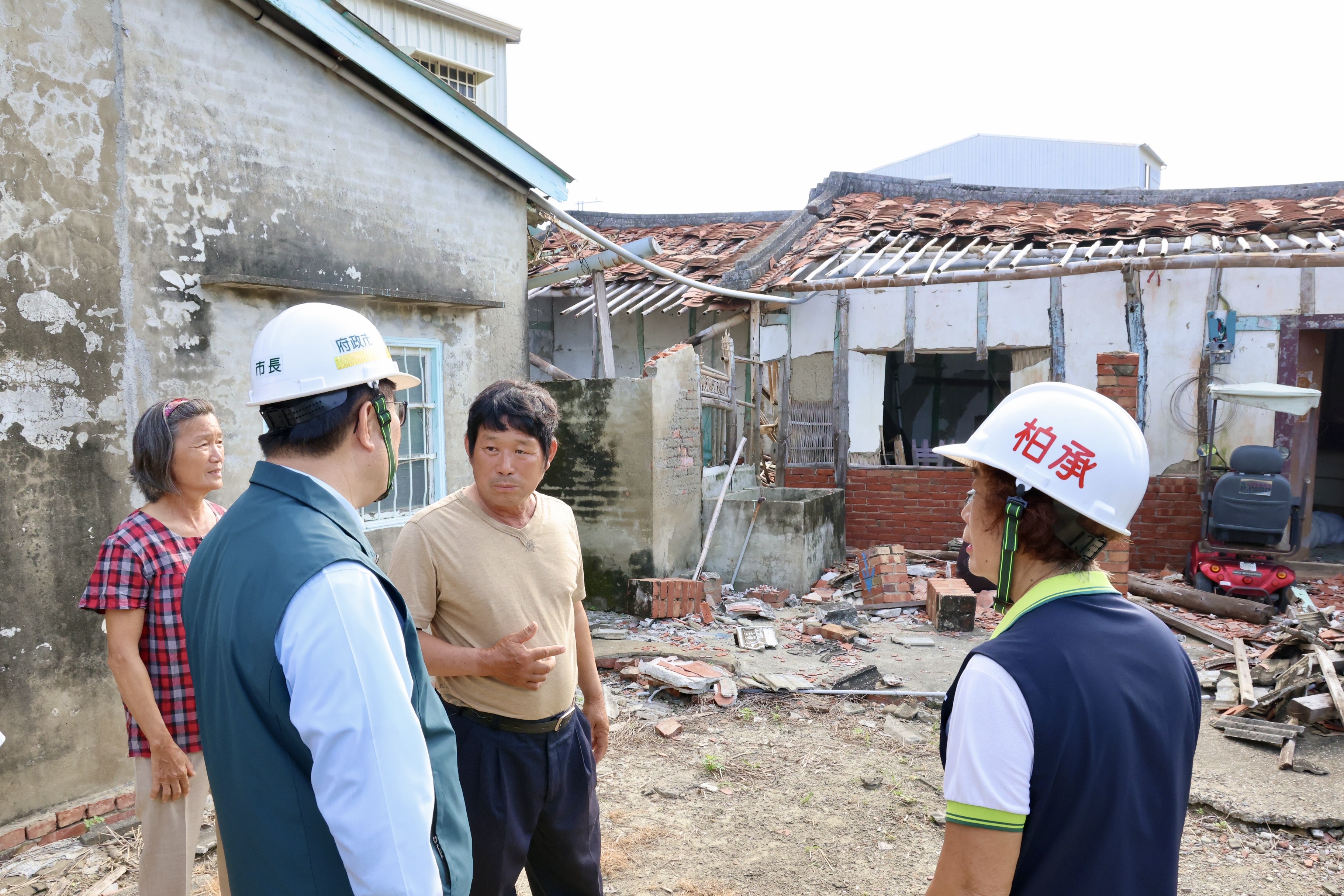 市府進場免費代拆風災嚴重受損房屋  黃偉哲呼籲受災戶儘速申請