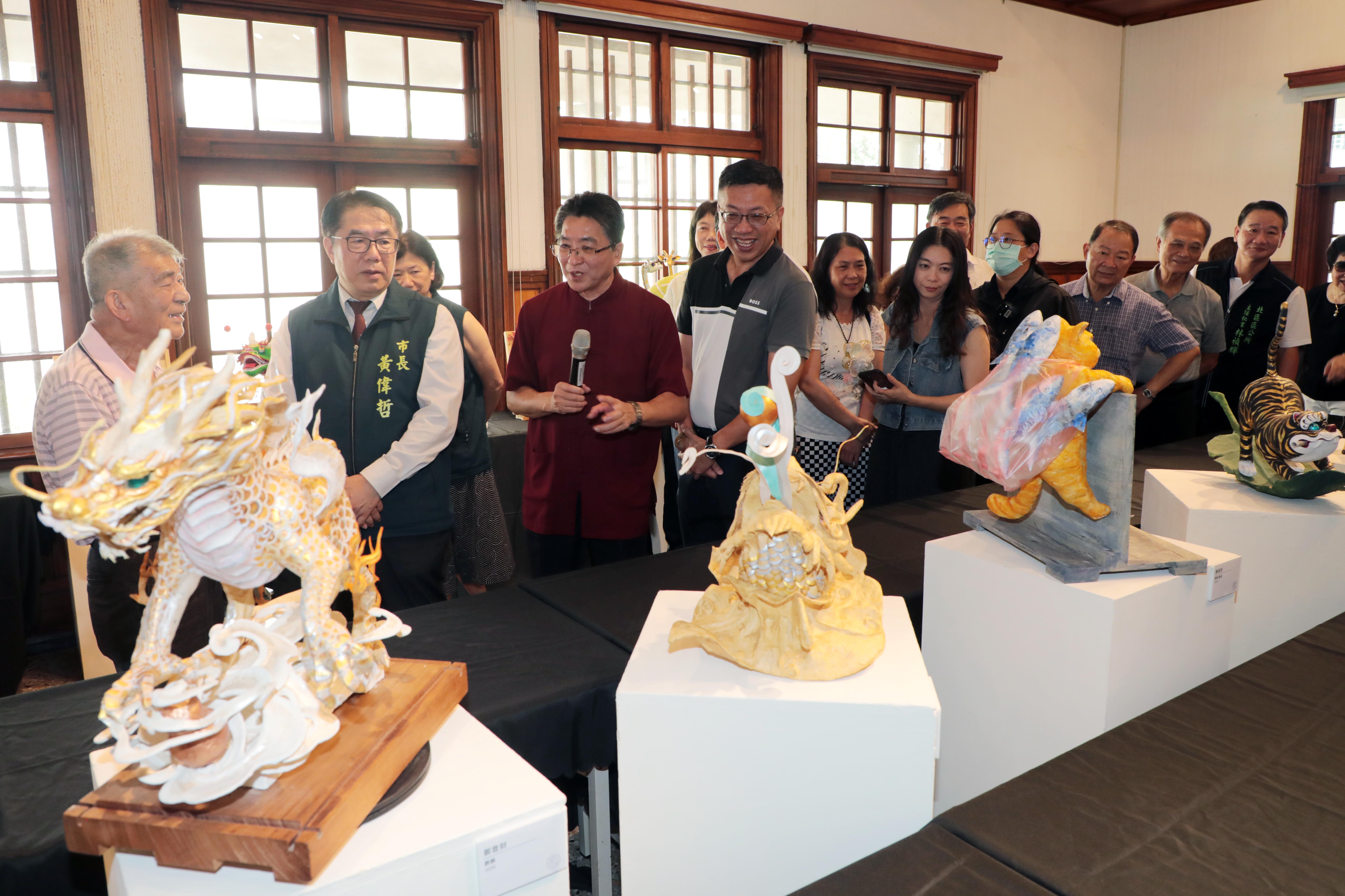 「海．人與土地－糊紙傳承創新特展」愛國婦人會館登場 黃偉哲見證企業公益與傳統工藝共融