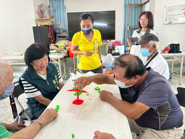 黃偉哲市長推動災後暖心行動 輔具重生社區陪伴雙軌並行