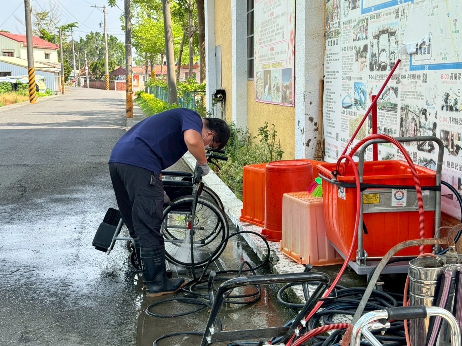 黃偉哲市長推動災後暖心行動　輔具重生社區陪伴雙軌並行