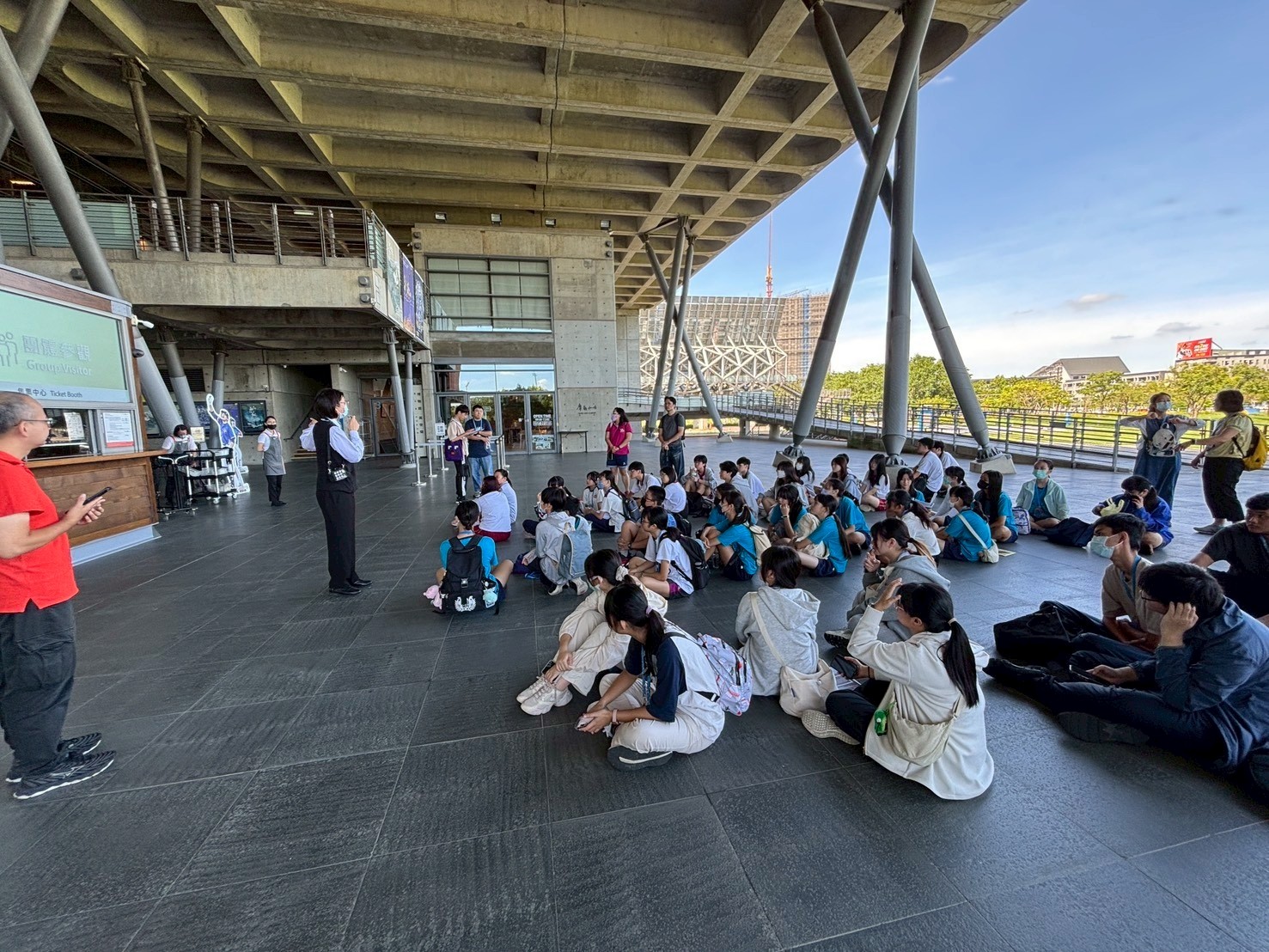 「用藝術啟發創意」—南市12所盟校培訓廣達《游於藝》藝術小尖兵