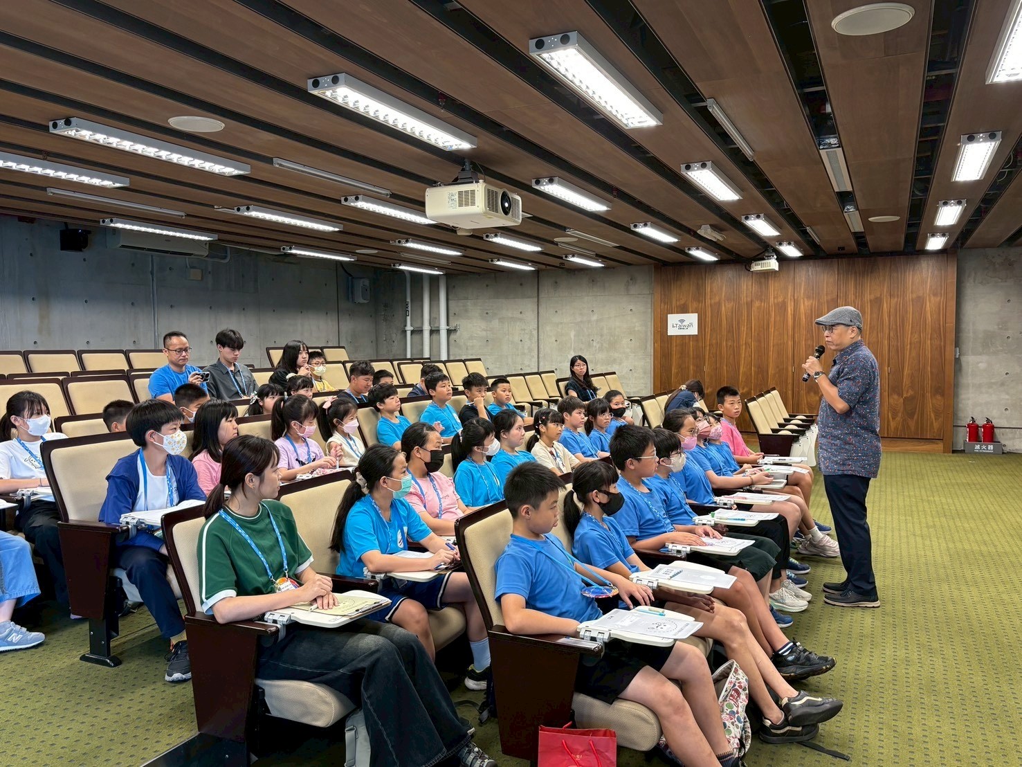 「用藝術啟發創意」—南市12所盟校培訓廣達《游於藝》藝術小尖兵
