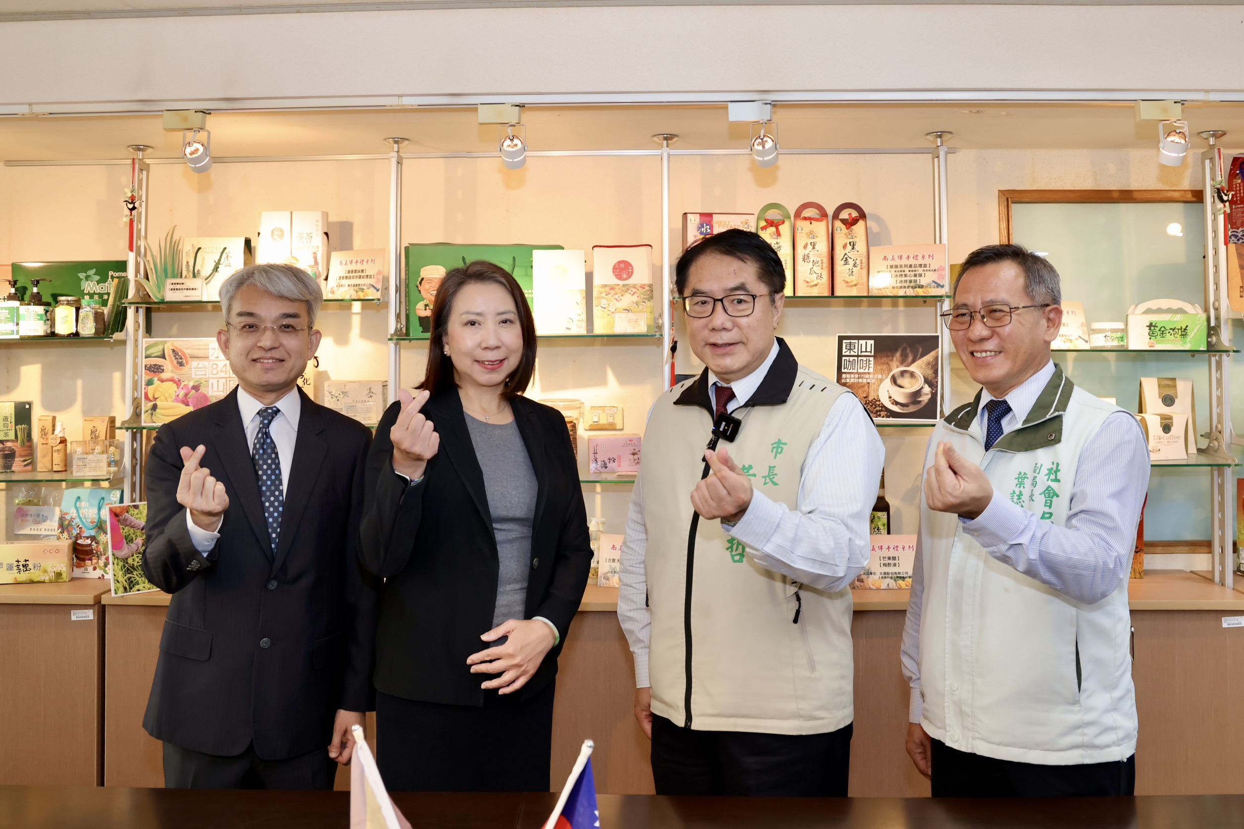 中國信託金控捐款1700萬助台南風災重建  黃偉哲感謝企業展現愛心與社會責任