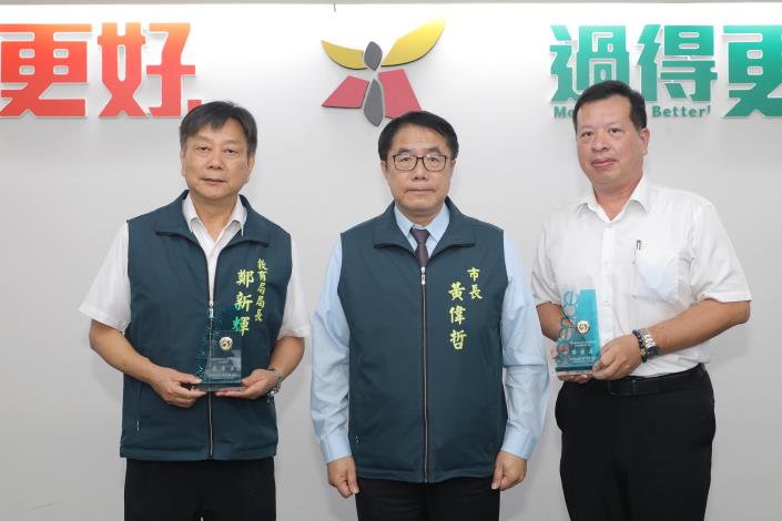 全國科展臺南奪佳績！市政會議獻獎 市長黃偉哲肯定學子展現科研能量