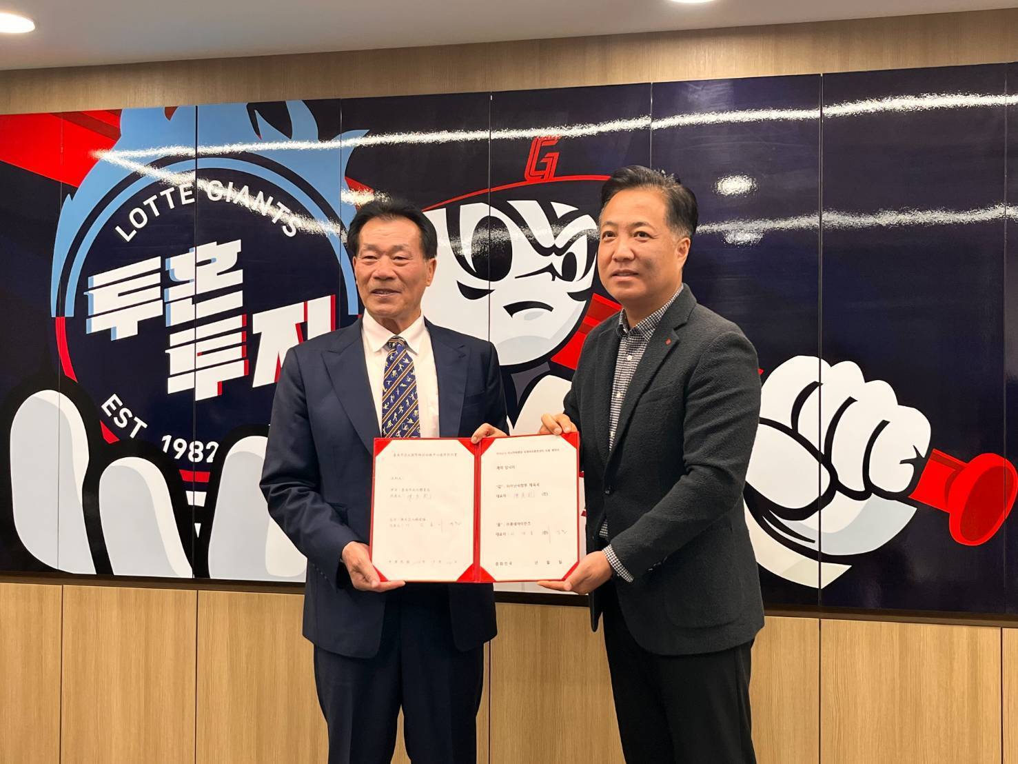 臺南推動臺韓棒球交流　與樂天球團簽訂亞太棒球訓練中心合作