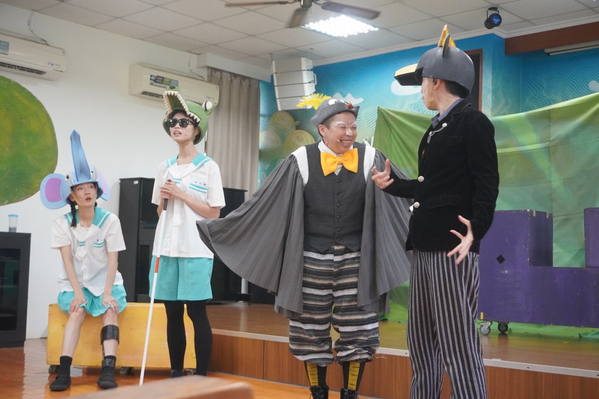 CRC巡迴劇團走進校園及社區 黃偉哲邀請大小朋友一起看戲認識兒少權利!