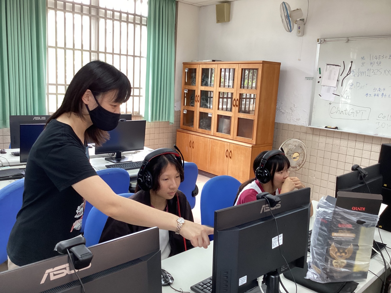 弭平偏鄉數位落差 教育部數位學伴計畫傑出人員選拔 臺南2位教師榮獲傑出帶班老師