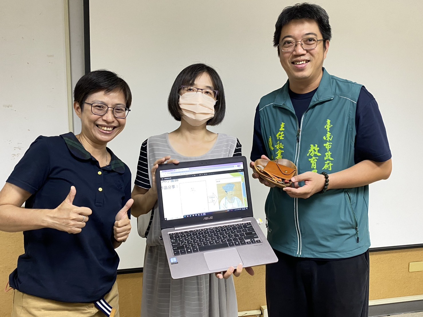 當文化遇上科技！臺南推AI共創課程 學生從故宮文物發想設計 展現智慧科技前瞻成果