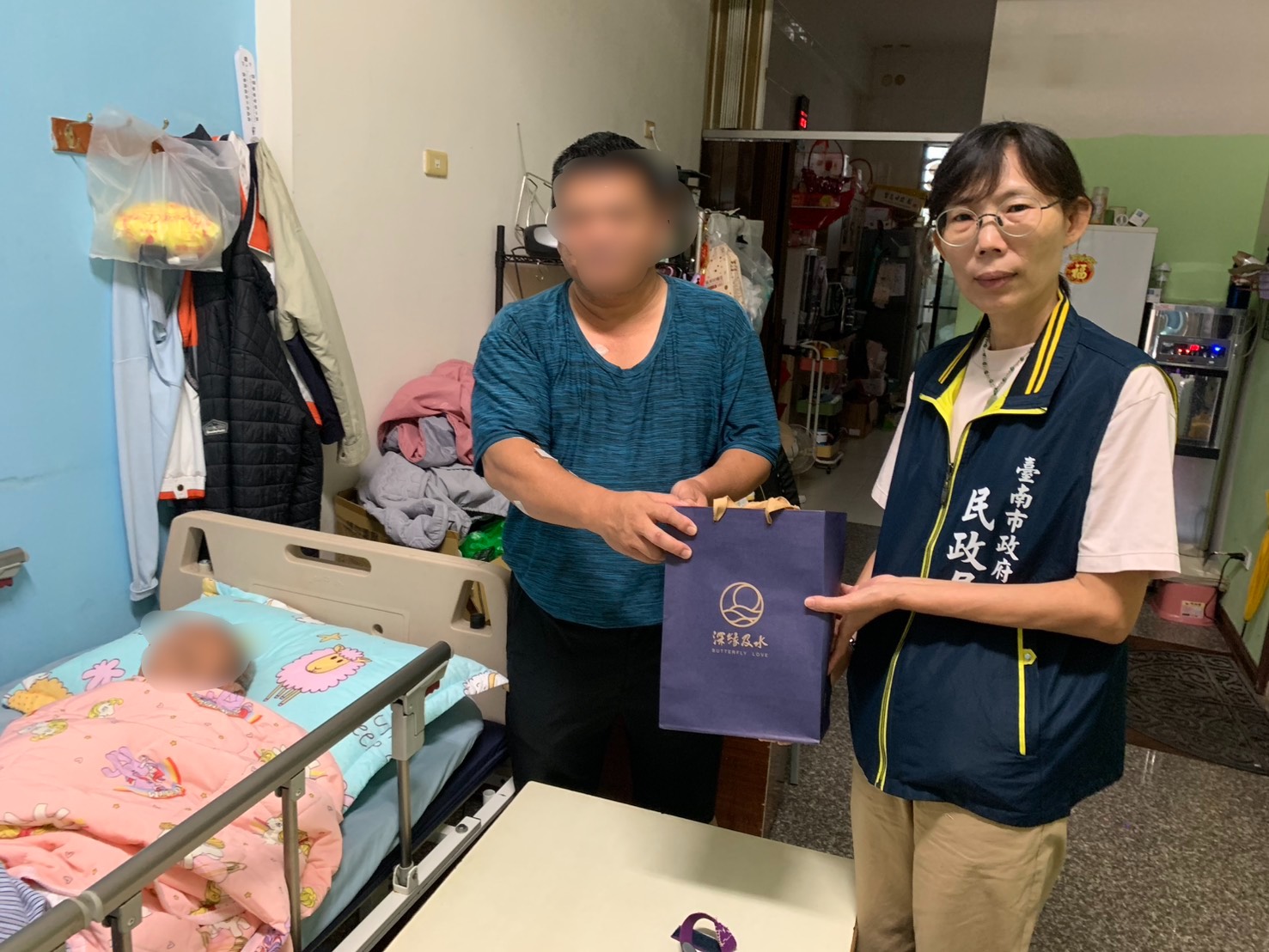 台南中秋暖心送禮：慰問身心障礙義務役退伍榮民