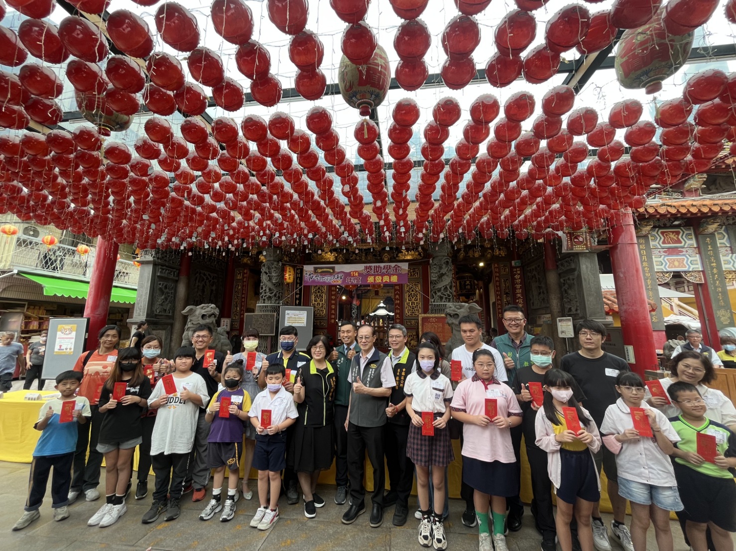 臺灣首廟天壇舉辦114年度清寒學子獎學金頒獎典禮 南市府感佩善舉並勉勵得獎同學