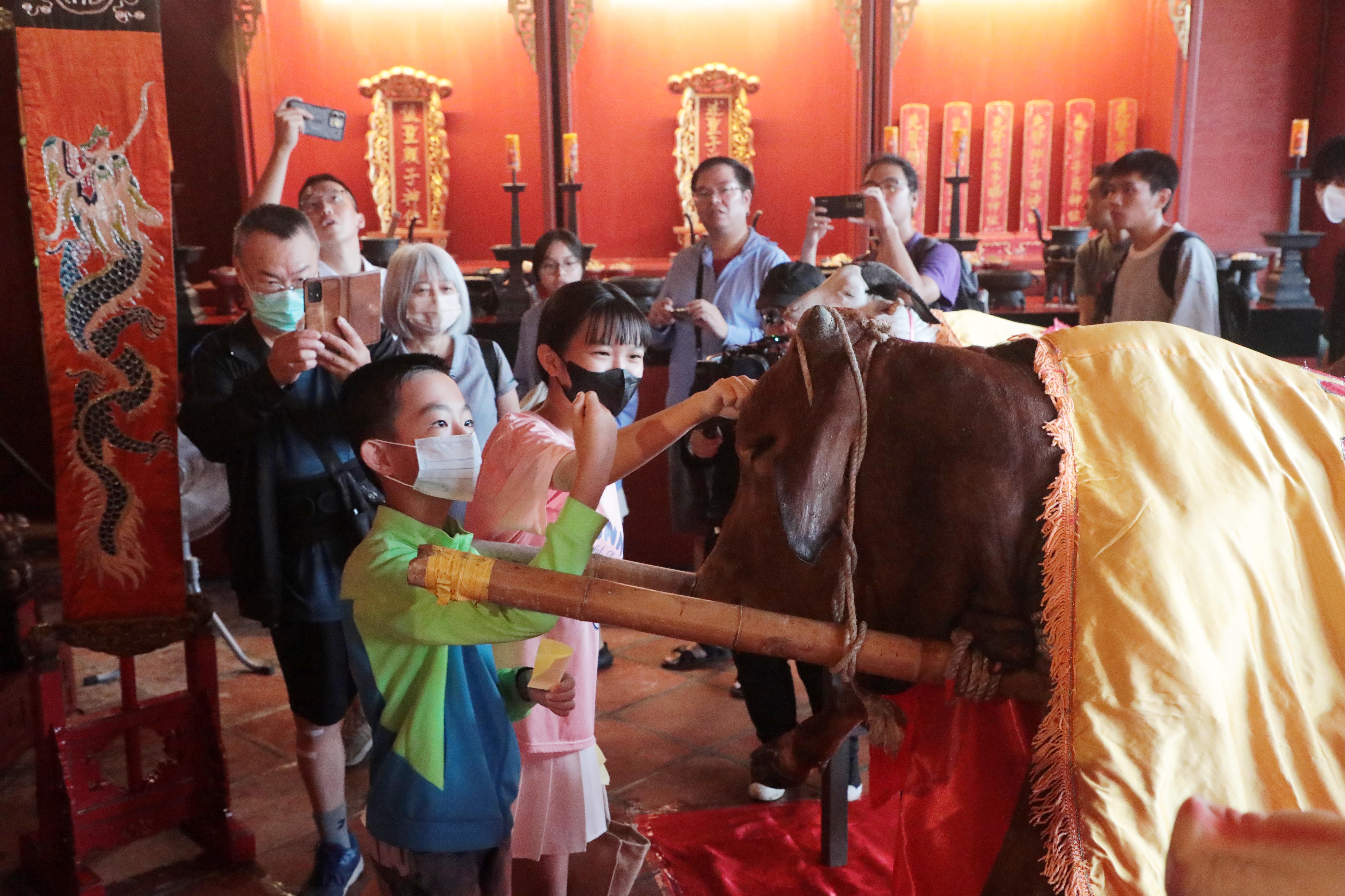 114年秋祭大成至聖先師孔子釋奠典禮 黃偉哲任正獻官傳承百年文化傳統 表達對教師的敬意