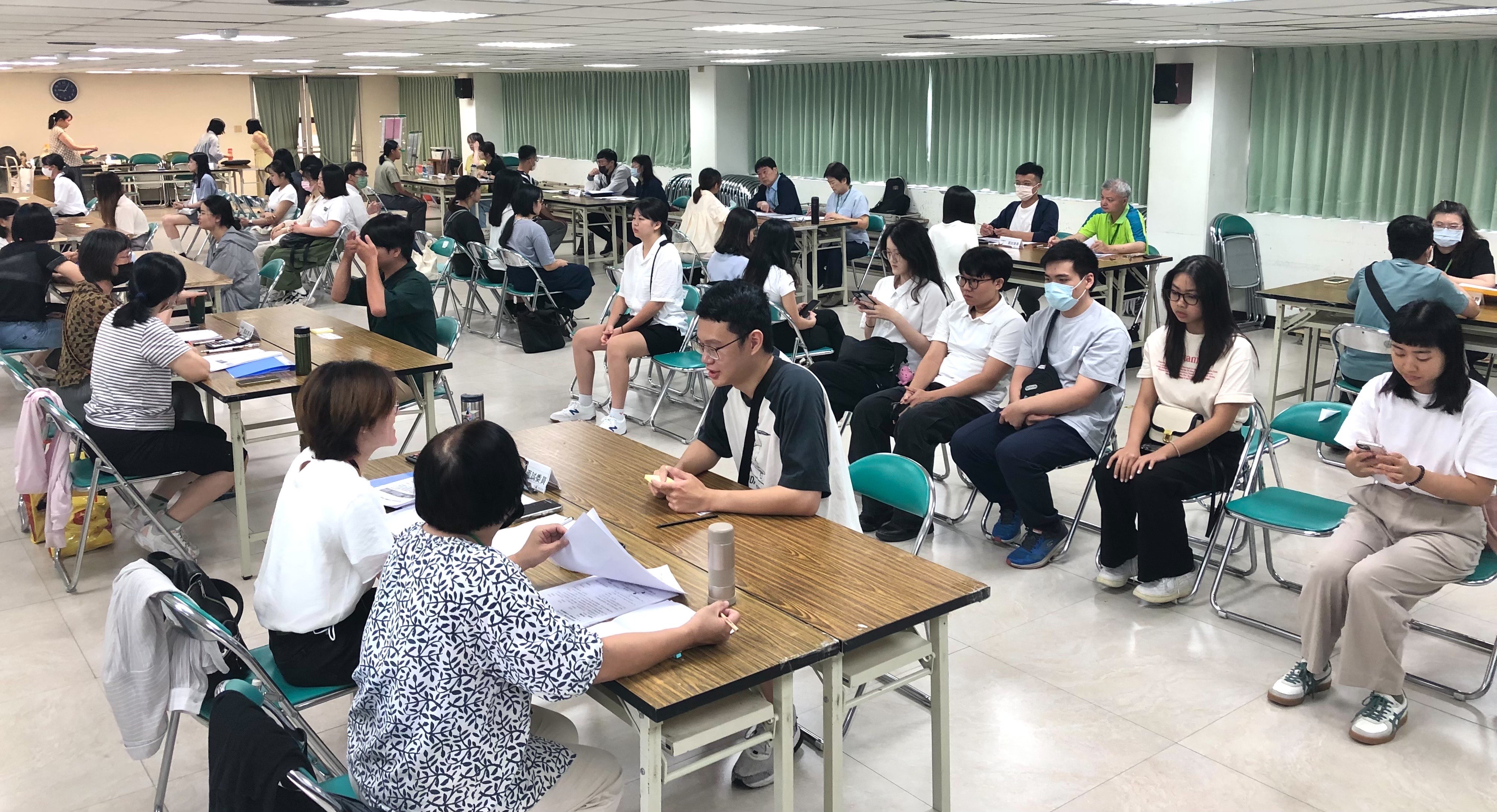 黃偉哲力推公部門非暑期工讀 青年積極展現自我