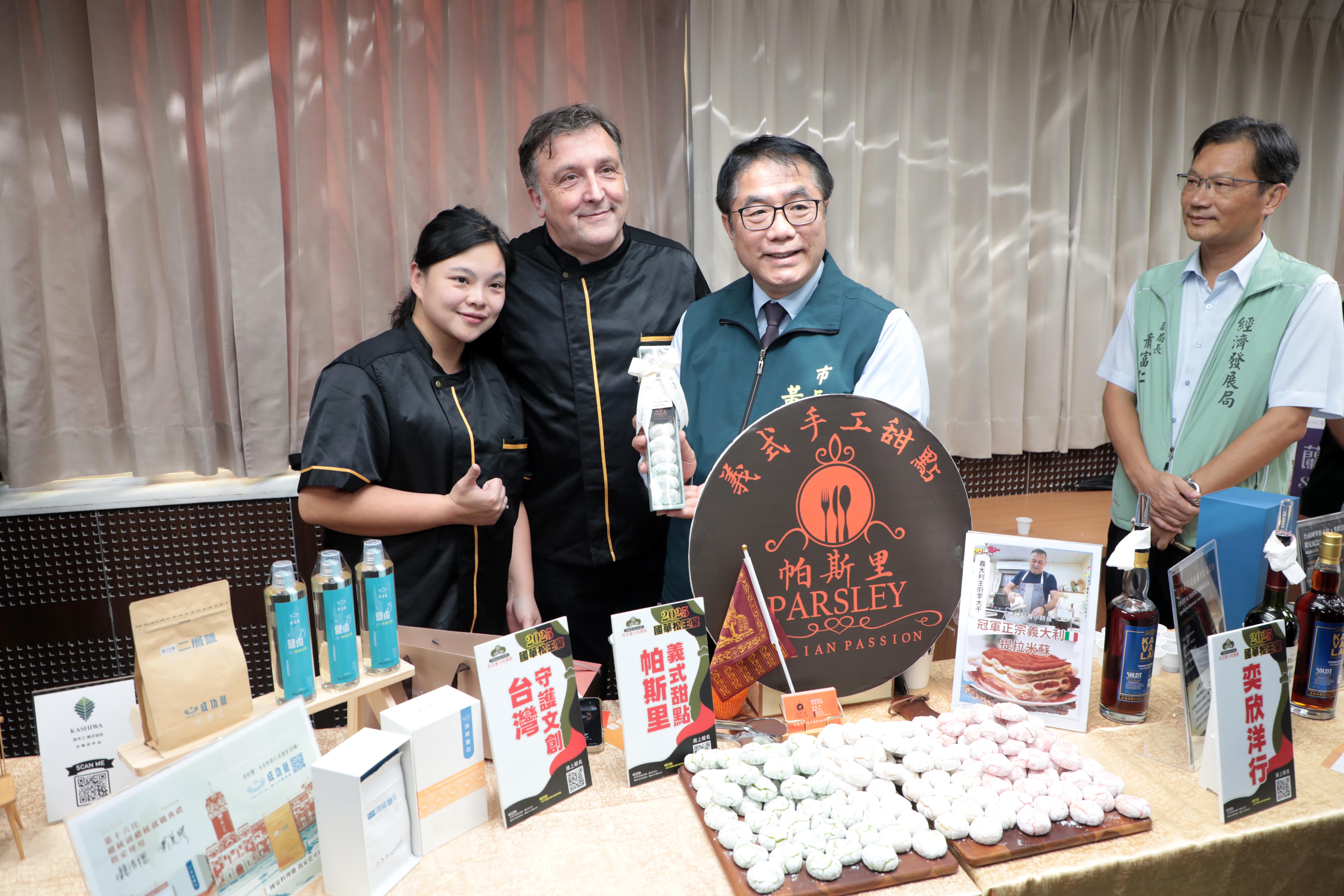 「2025台南國華松王宴」席開百桌匯聚國華街美食小吃  黃偉哲邀來台南「吃辦桌」
