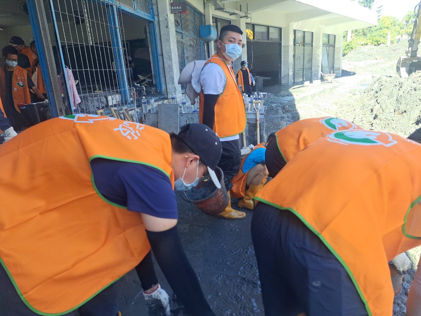 臺南市消防役役男馳援花蓮救災不停歇