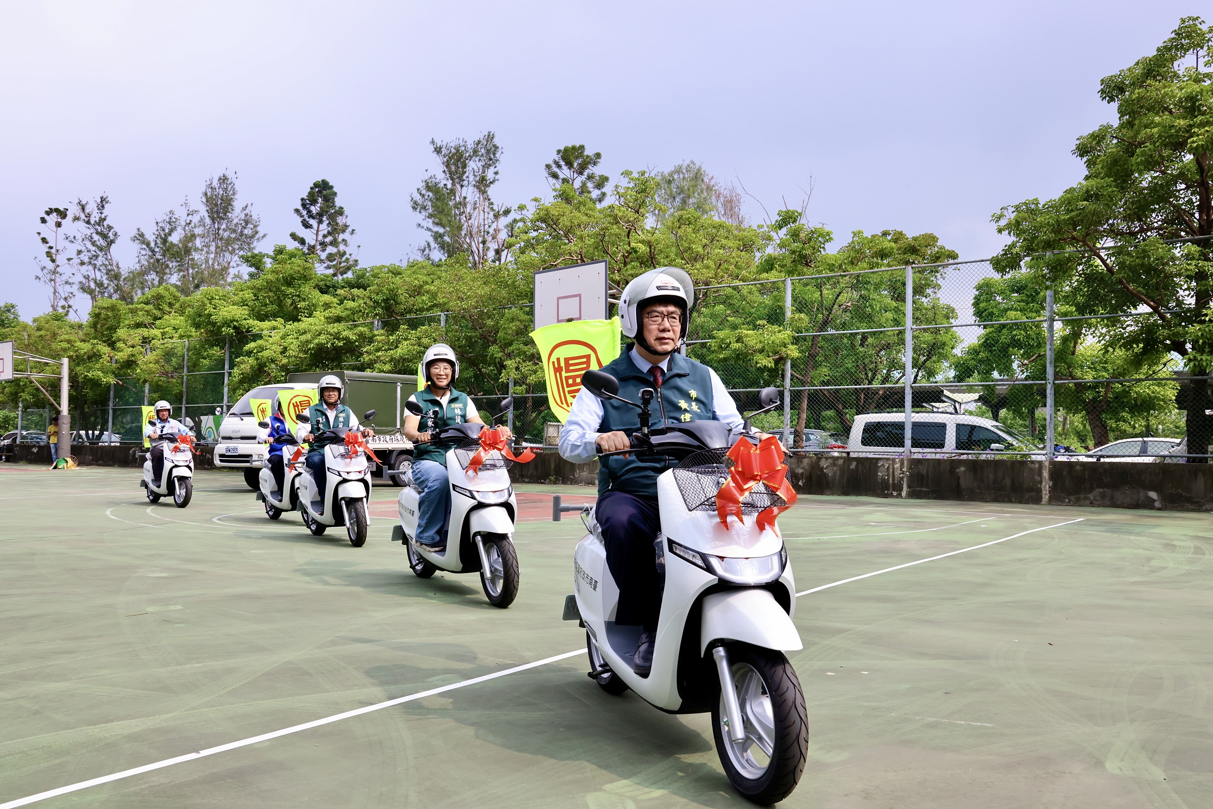 環保局推動清淨家園擴大租用電動機車 黃偉哲盼全民攜手讓城市更乾淨