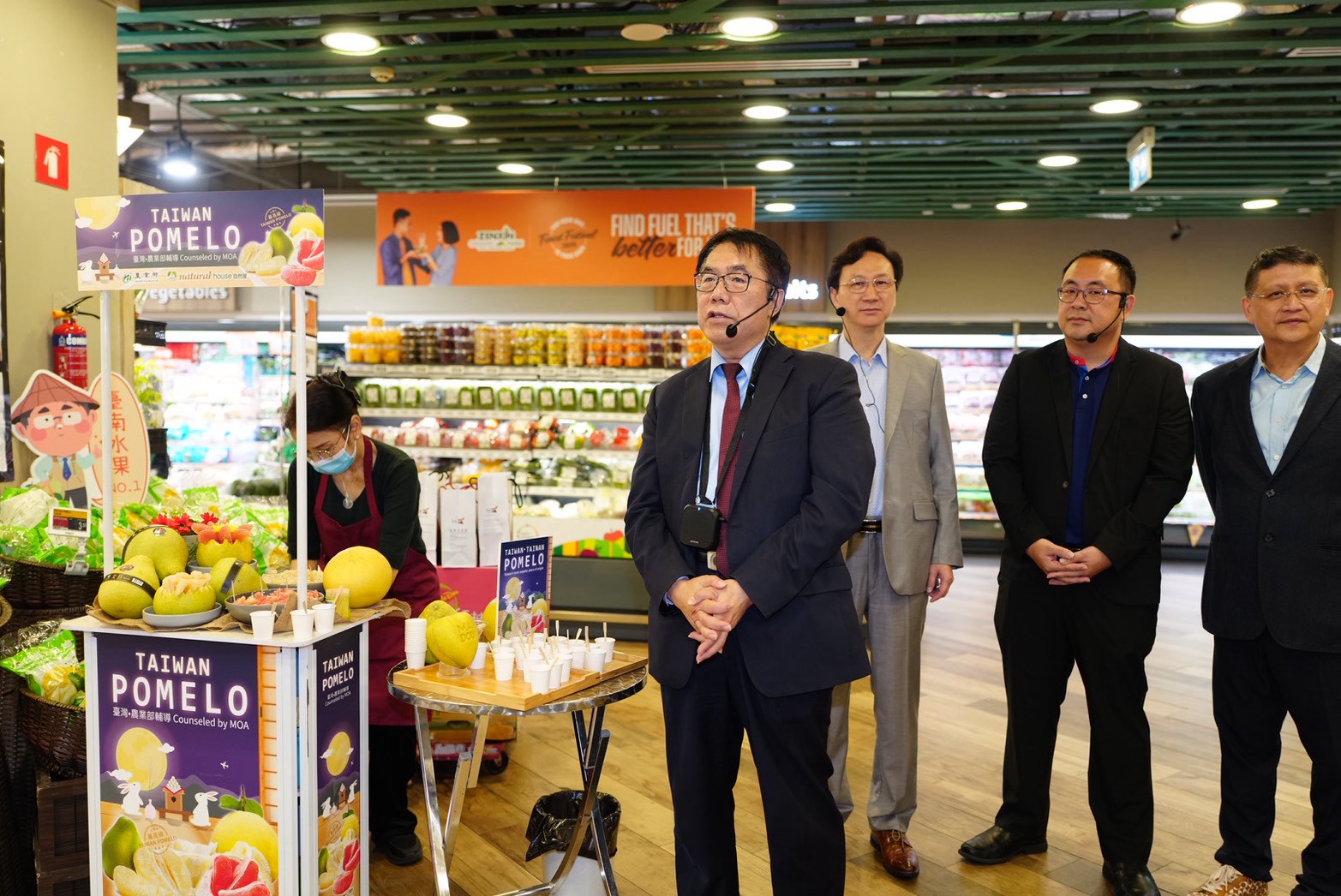 柚見台南文旦飄香新加坡！ 黃偉哲赴新加坡連鎖超市推廣優質文旦柚