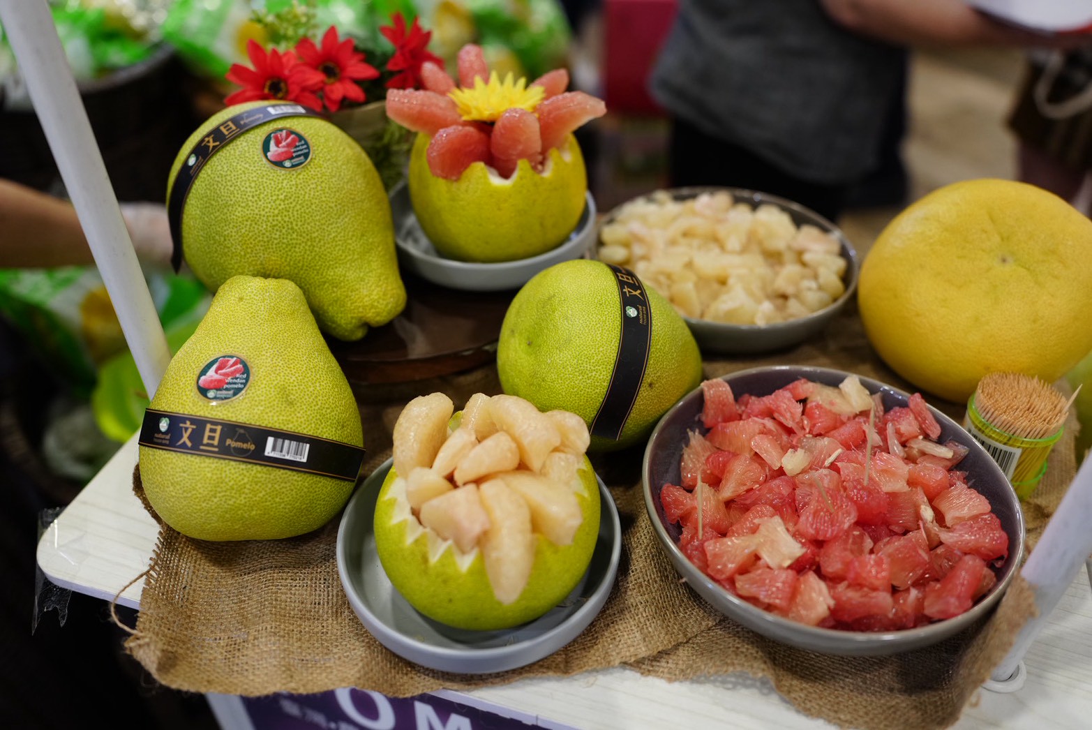 柚見台南文旦飄香新加坡！ 黃偉哲赴新加坡連鎖超市推廣優質文旦柚