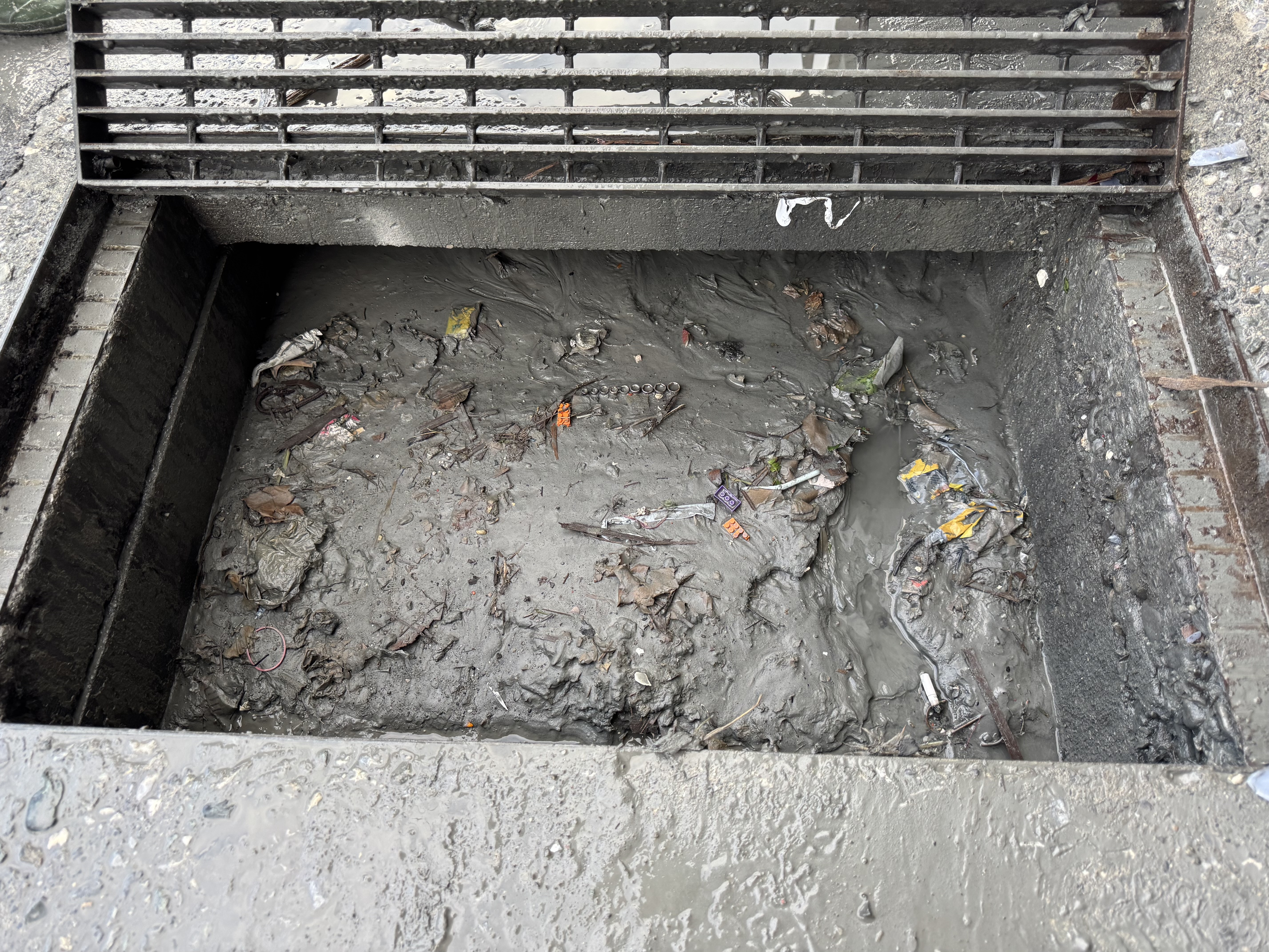 黃偉哲市長支援花蓮災區高壓吸泥車完成任務光榮返鄉