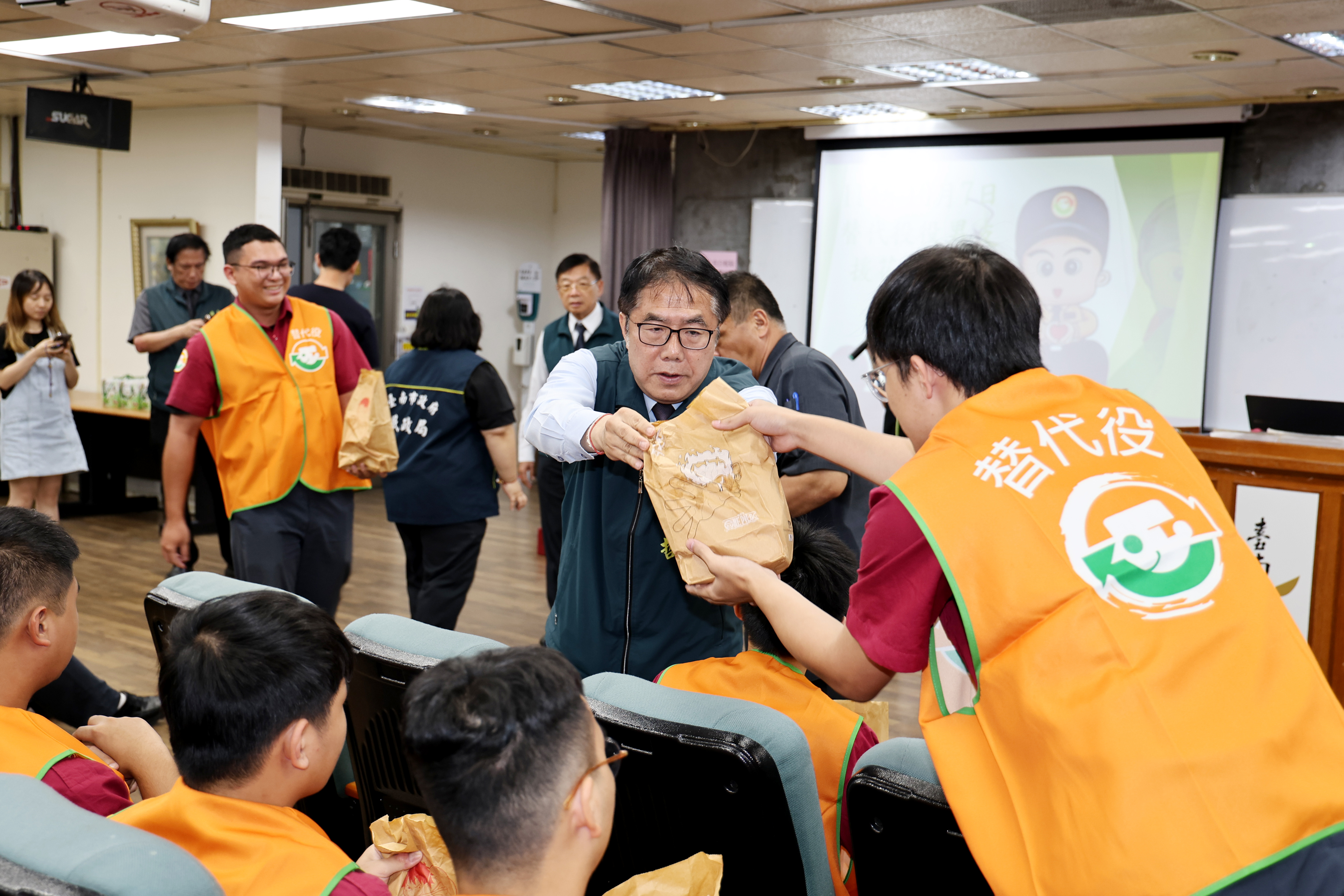 黃偉哲嘉勉消防替代役 支援花蓮救災展現同島一命精神