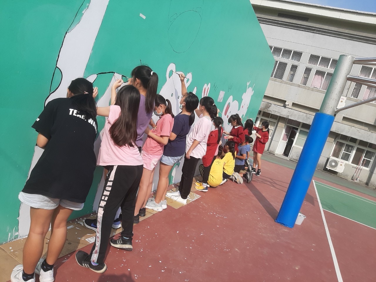 藝術落地 美感生根 臺南學校改造校園角落成為孩子的創意舞台