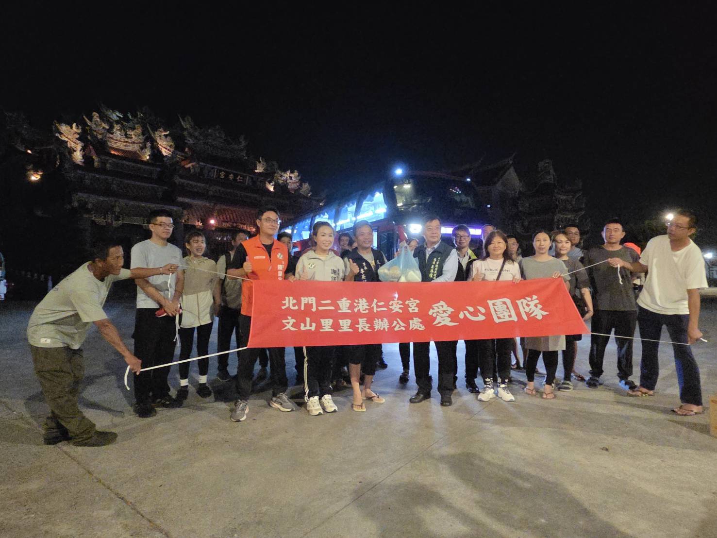 台南虎尾寮救援隊馳援花蓮馬太鞍溪水患！仁安宮捐款、北門里長同行，助光復鄉度難關