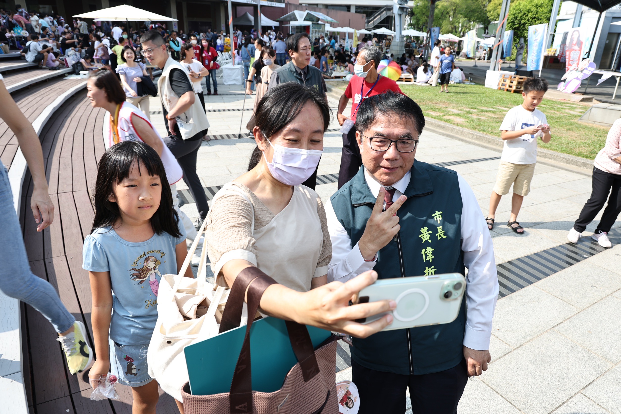 第20屆良友盃兒童繪畫比賽與音符飄揚音樂會登場  黃偉哲肯定讓孩子展現才華舞台