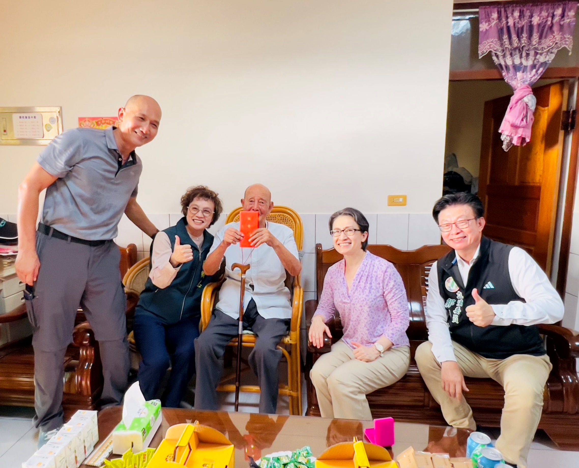 蕭副總統親訪南市2名百歲人瑞  歡慶重陽節