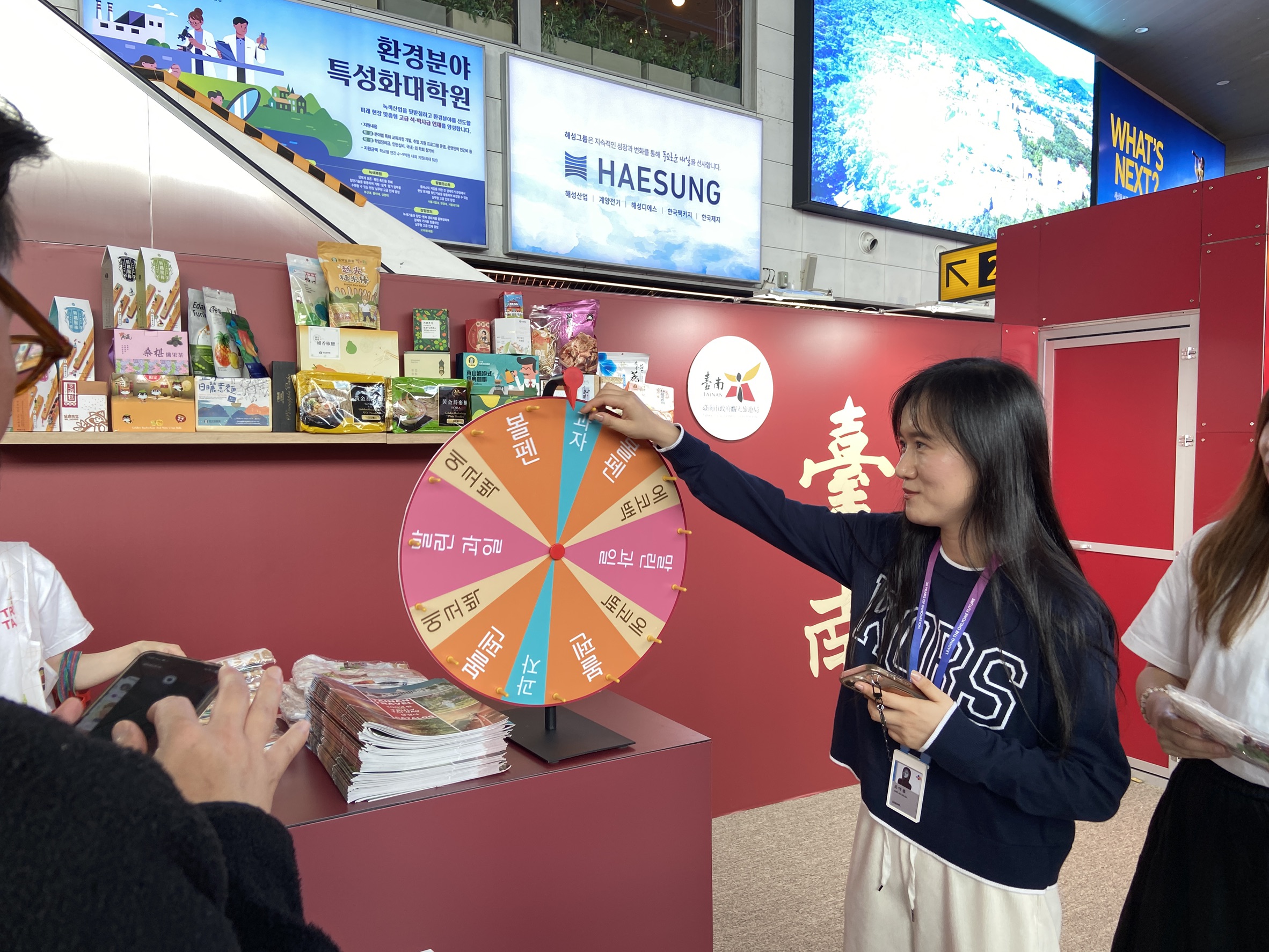 紅磚燈影傳遞台灣感性　臺南觀光魅力亮相首爾火車站