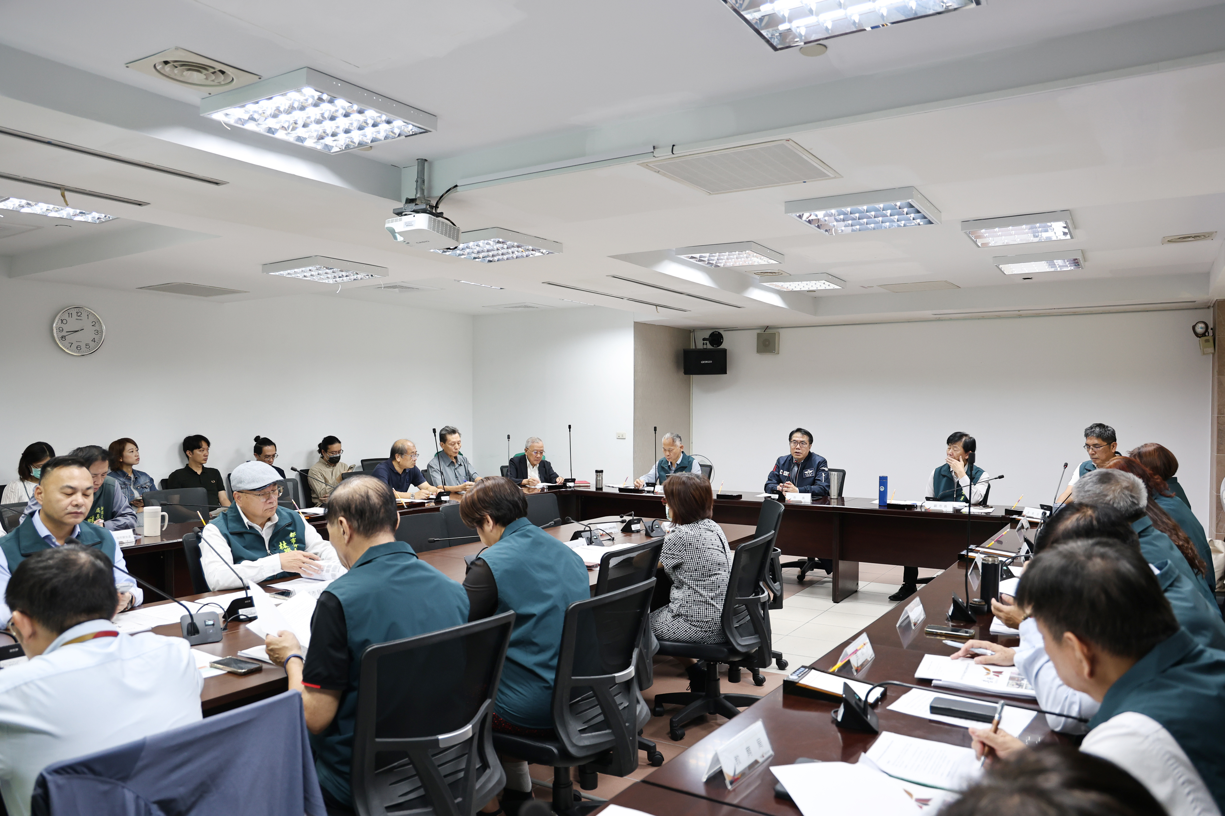 全力防堵非洲豬瘟 南市召開防疫專家及跨局處聯繫會議  黃偉哲：啟動高規格整備全力守護台南畜牧