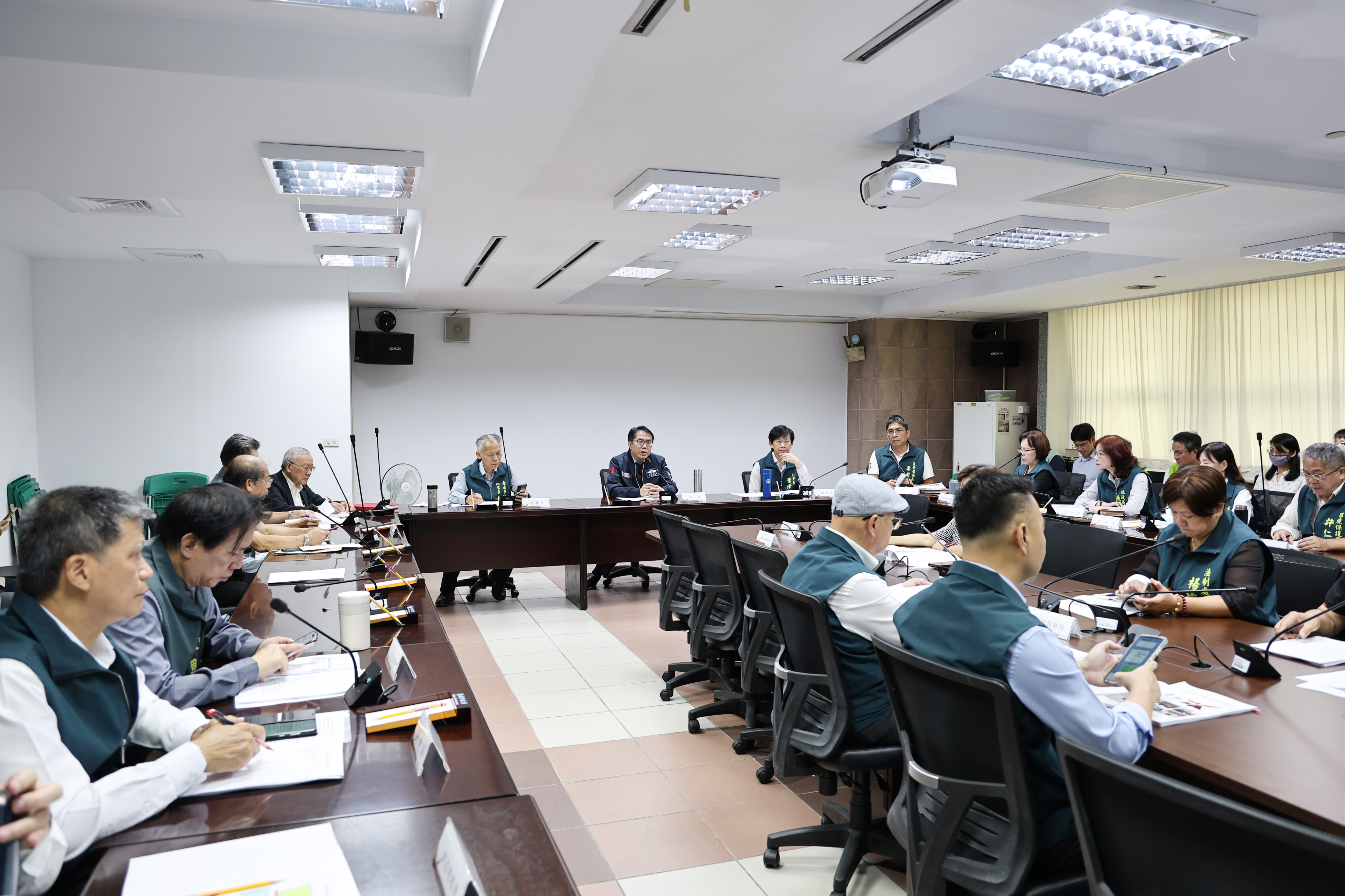 全力防堵非洲豬瘟 南市召開防疫專家及跨局處聯繫會議  黃偉哲：啟動高規格整備全力守護台南畜牧