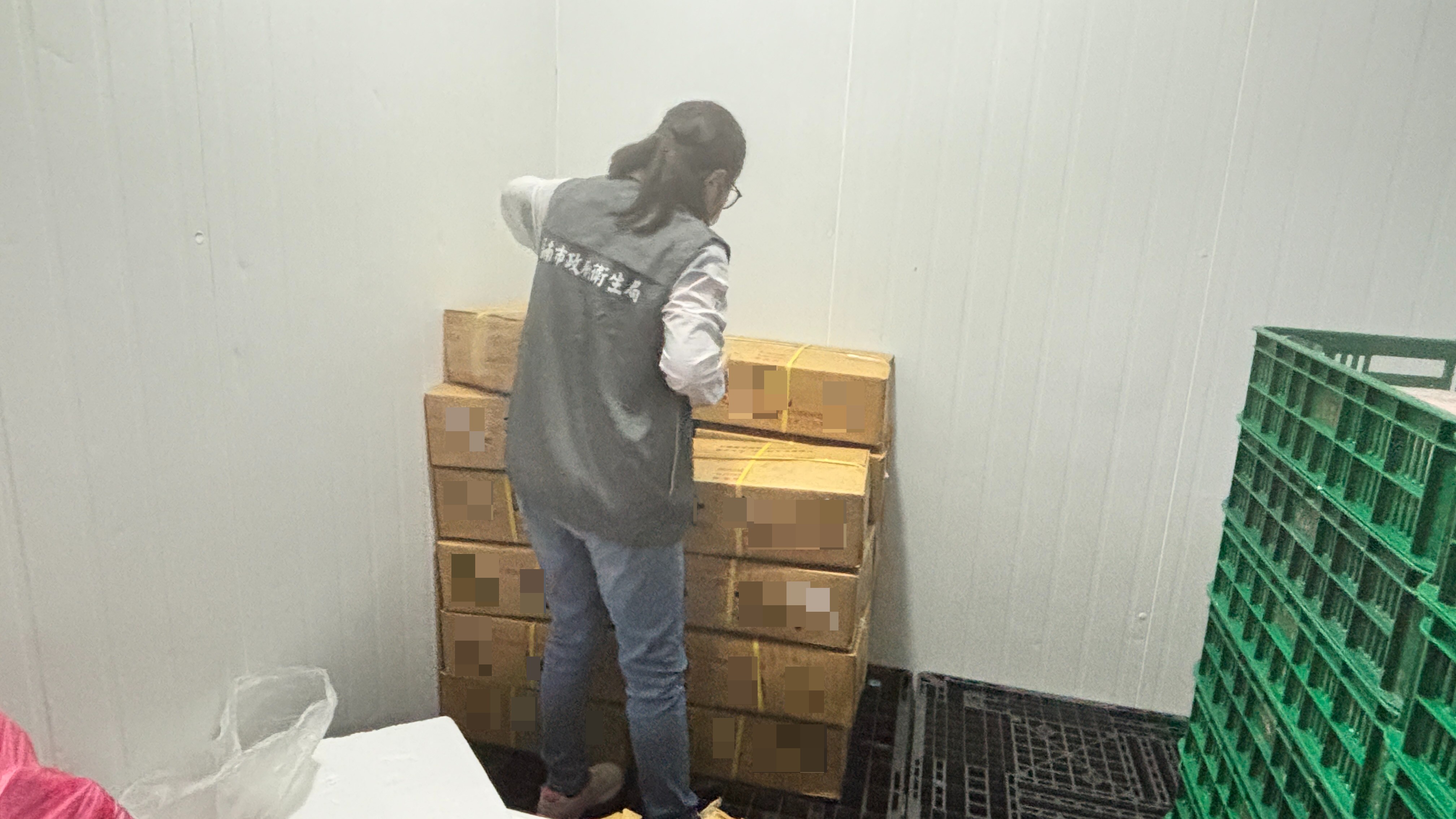 臺南市政府即時攔截有疑慮的豬肉原料， 全面強化食安稽查與防疫措施！