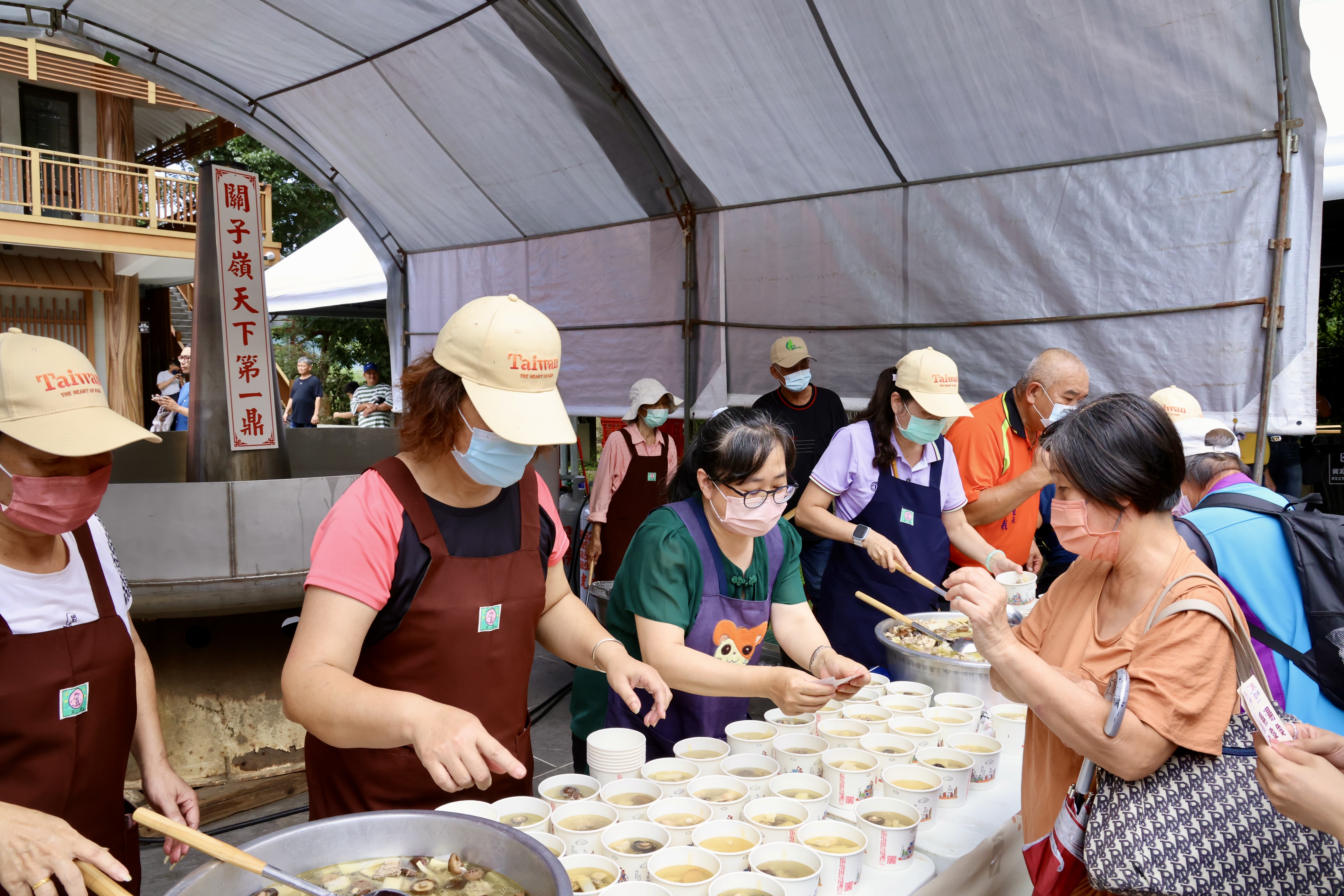 暖身溫泉、暖心熱湯、熱鬧山城夜祭 黃偉哲邀遊2025台南關子嶺溫泉美食節