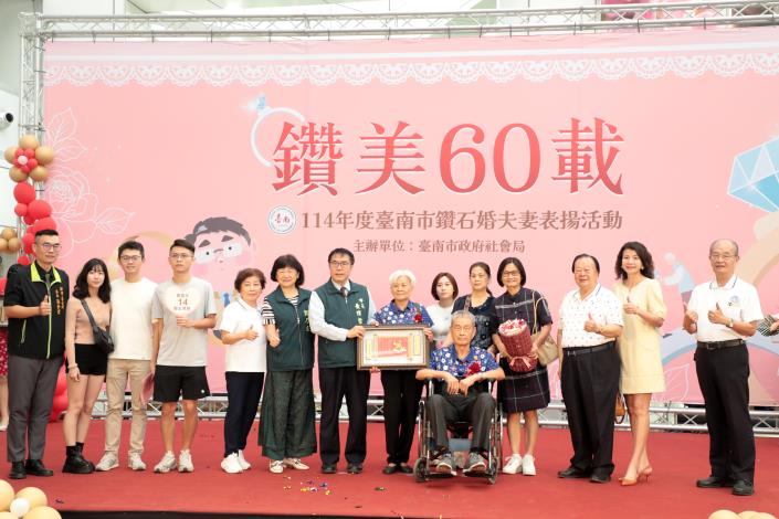 9 9